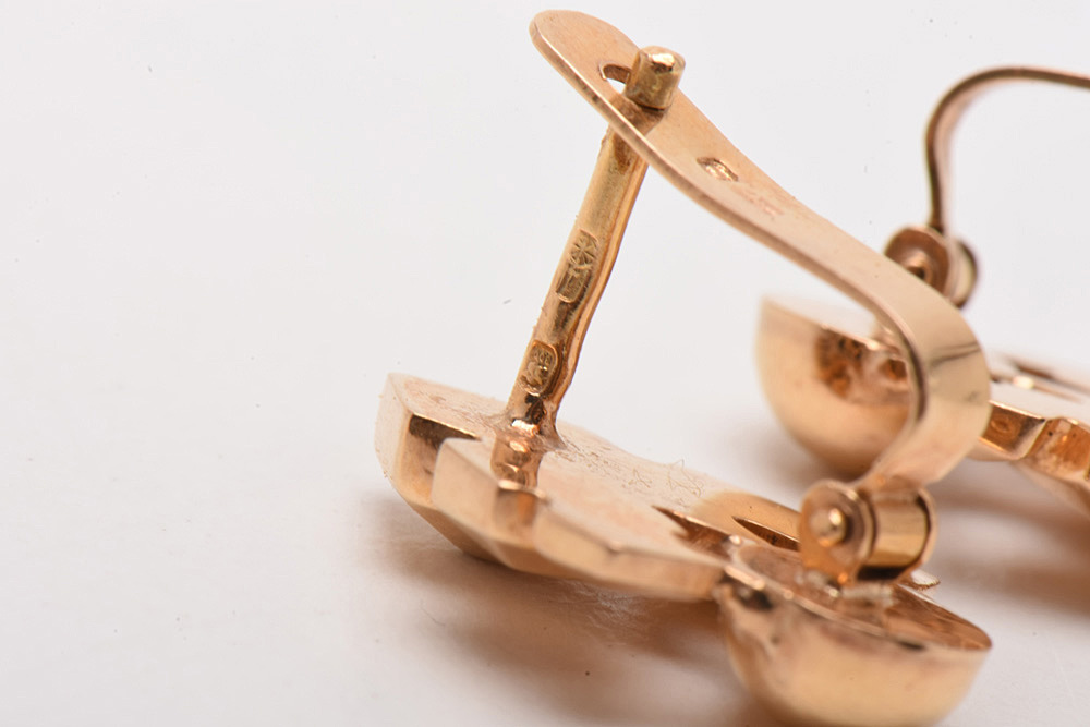 19K Yellow Gold Pierced Earrings