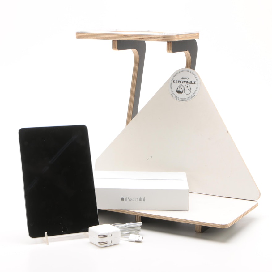 Apple iPad Mini 4 with Animation Station