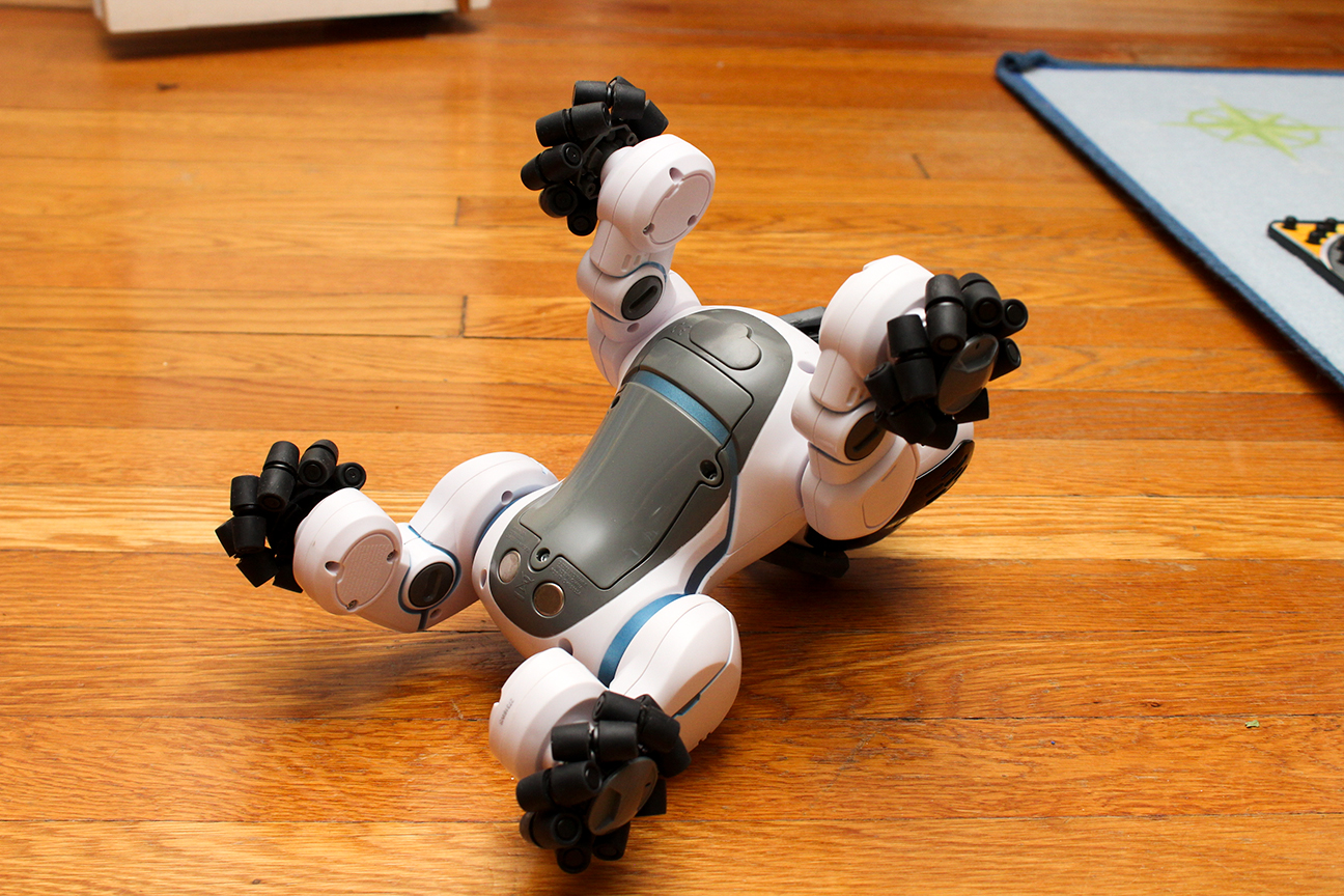 BB-8 Star Wars App-Enabled Droid and Wowee Chip Robot Dog