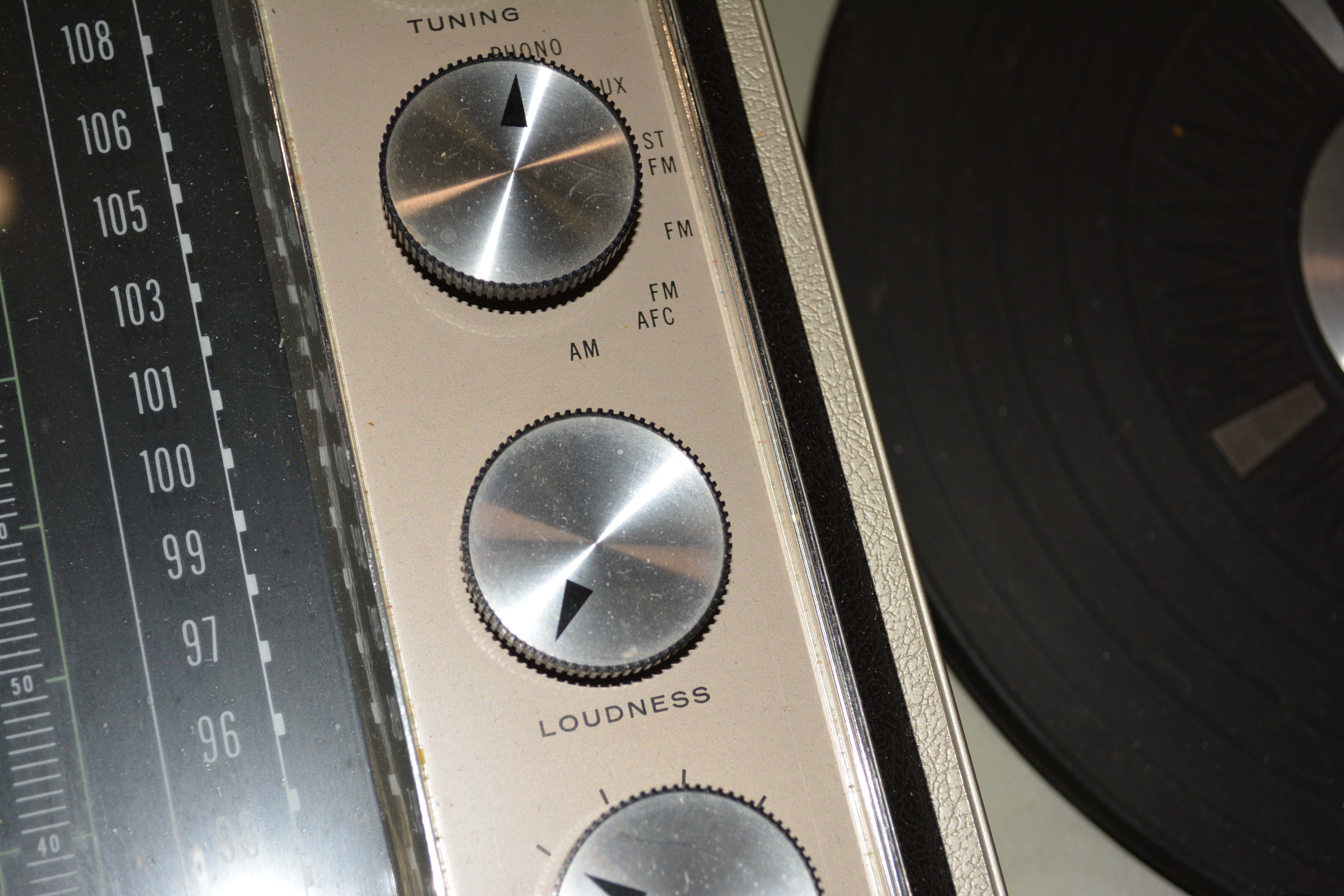 Vintage Mid-Century Magnavox Stereo Console