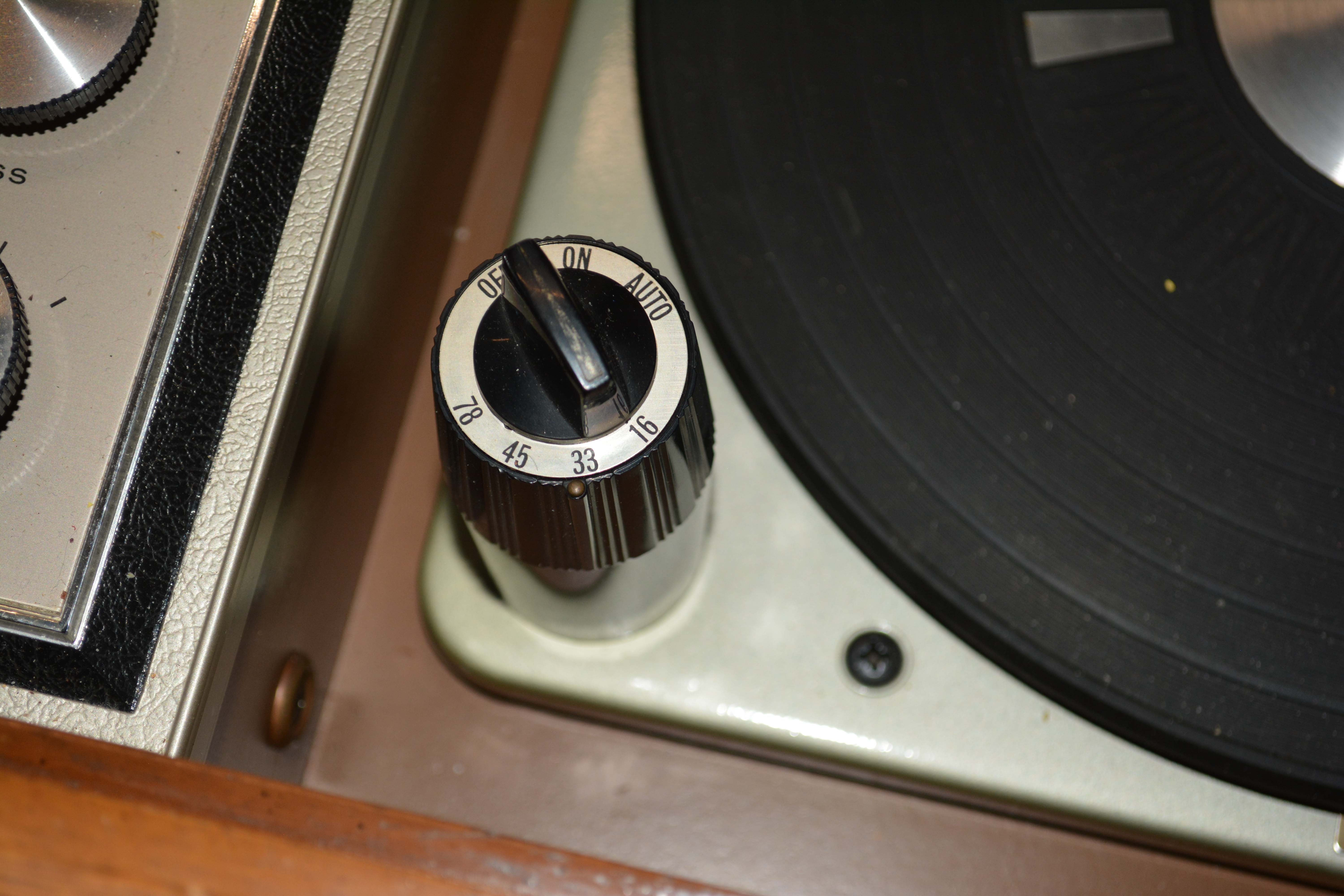 Vintage Mid-Century Magnavox Stereo Console