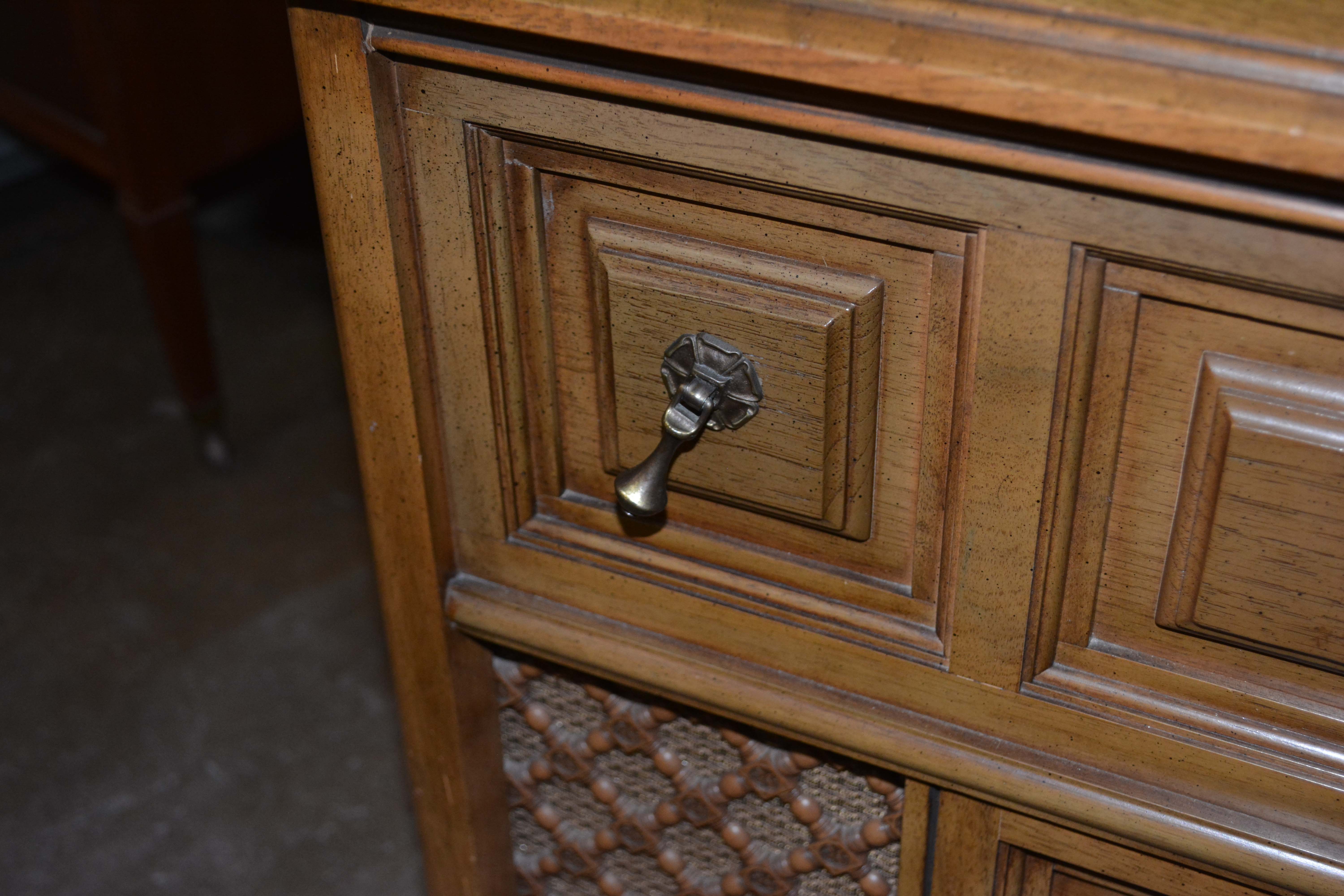 Vintage Mid-Century Magnavox Stereo Console