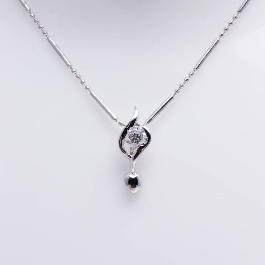 18K White Gold Cubic Zirconia Pendant Necklace