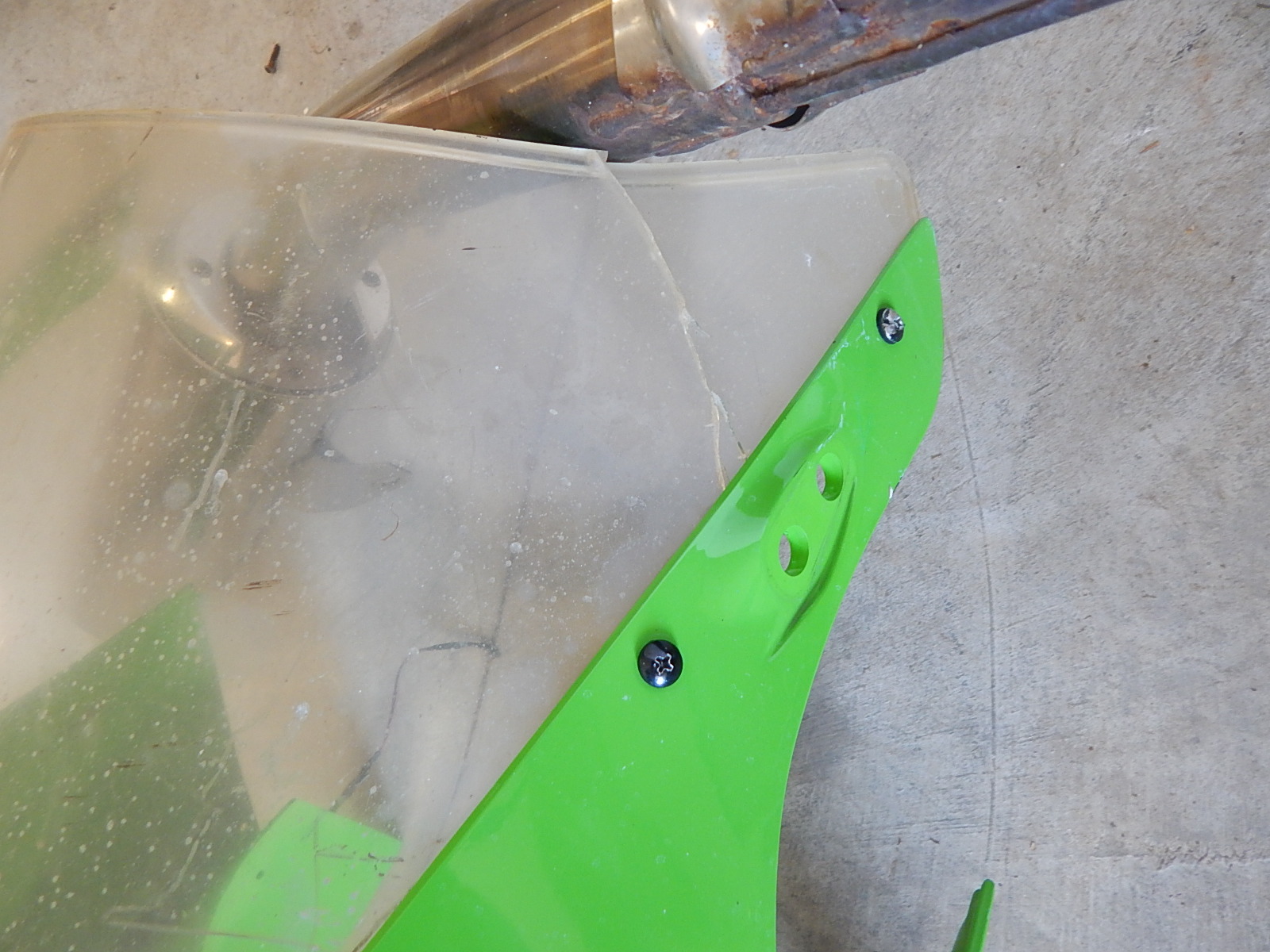 Kawasaki ZX-9R Lime Green Front Fairing and 4-Head Exhaust System