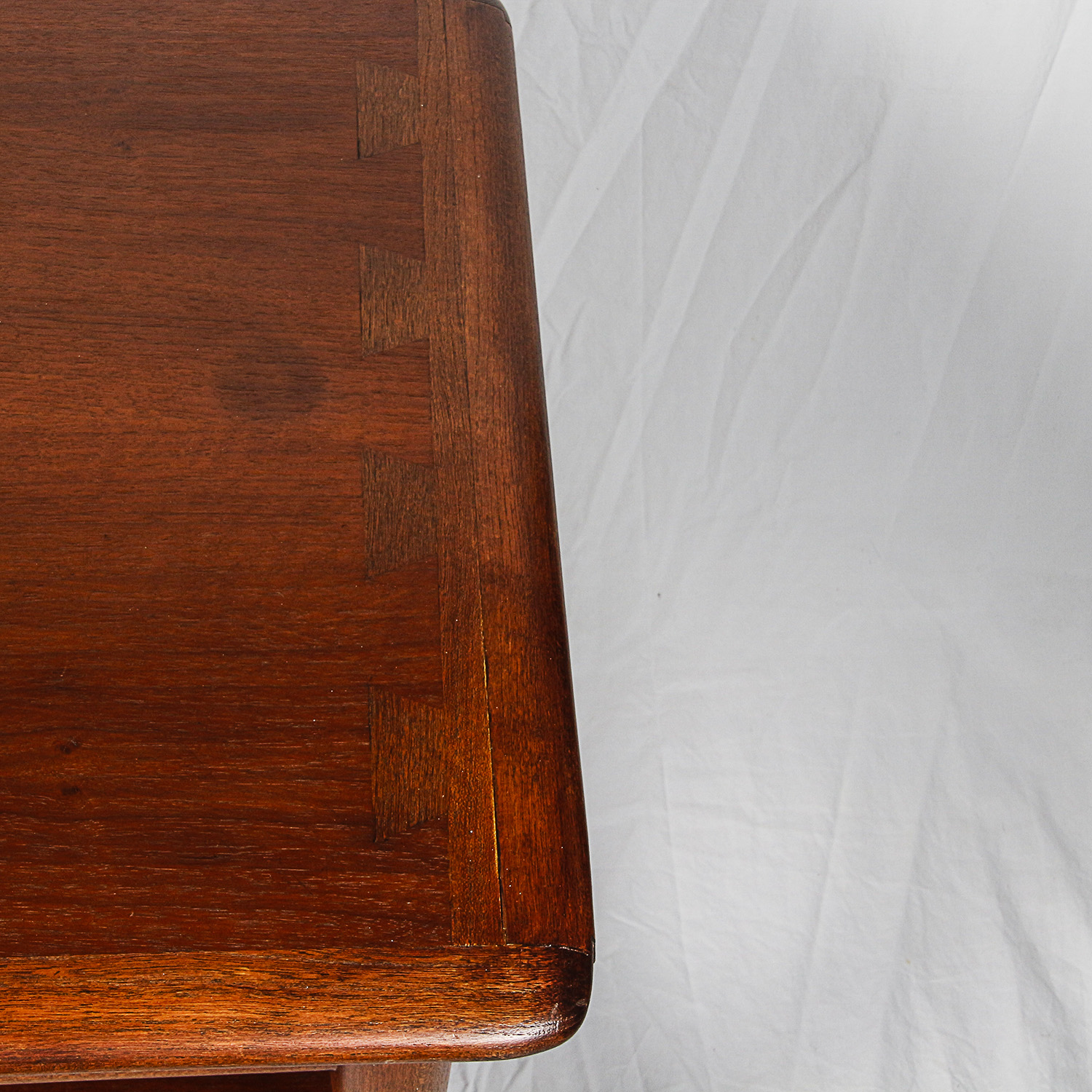 Lane Mid Century Modern Walnut "Acclaim" Side Table