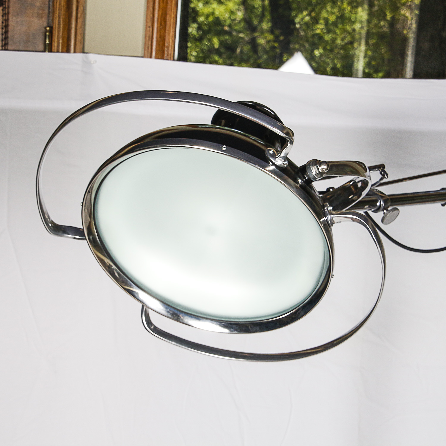 Weighted Dental Lamp With Castors