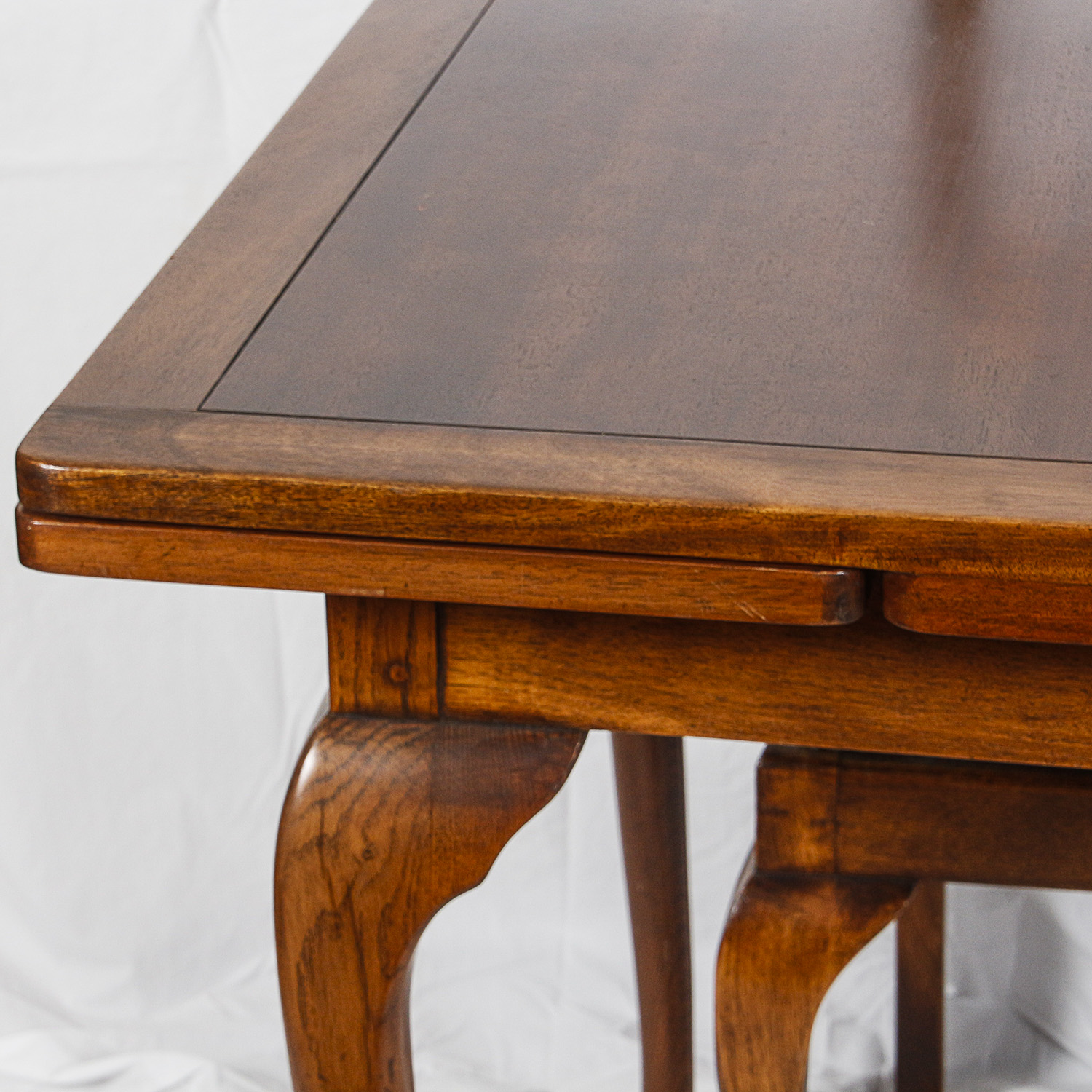 Queen Anne Style Extendable Table with Side Chairs