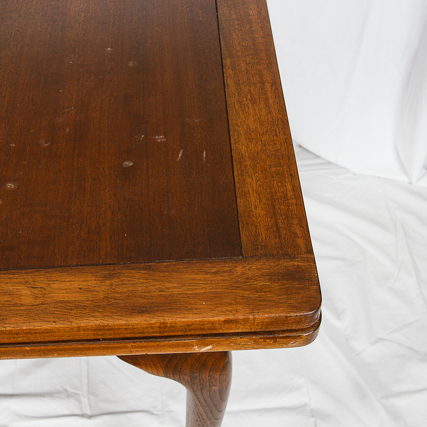 Queen Anne Style Extendable Table with Side Chairs