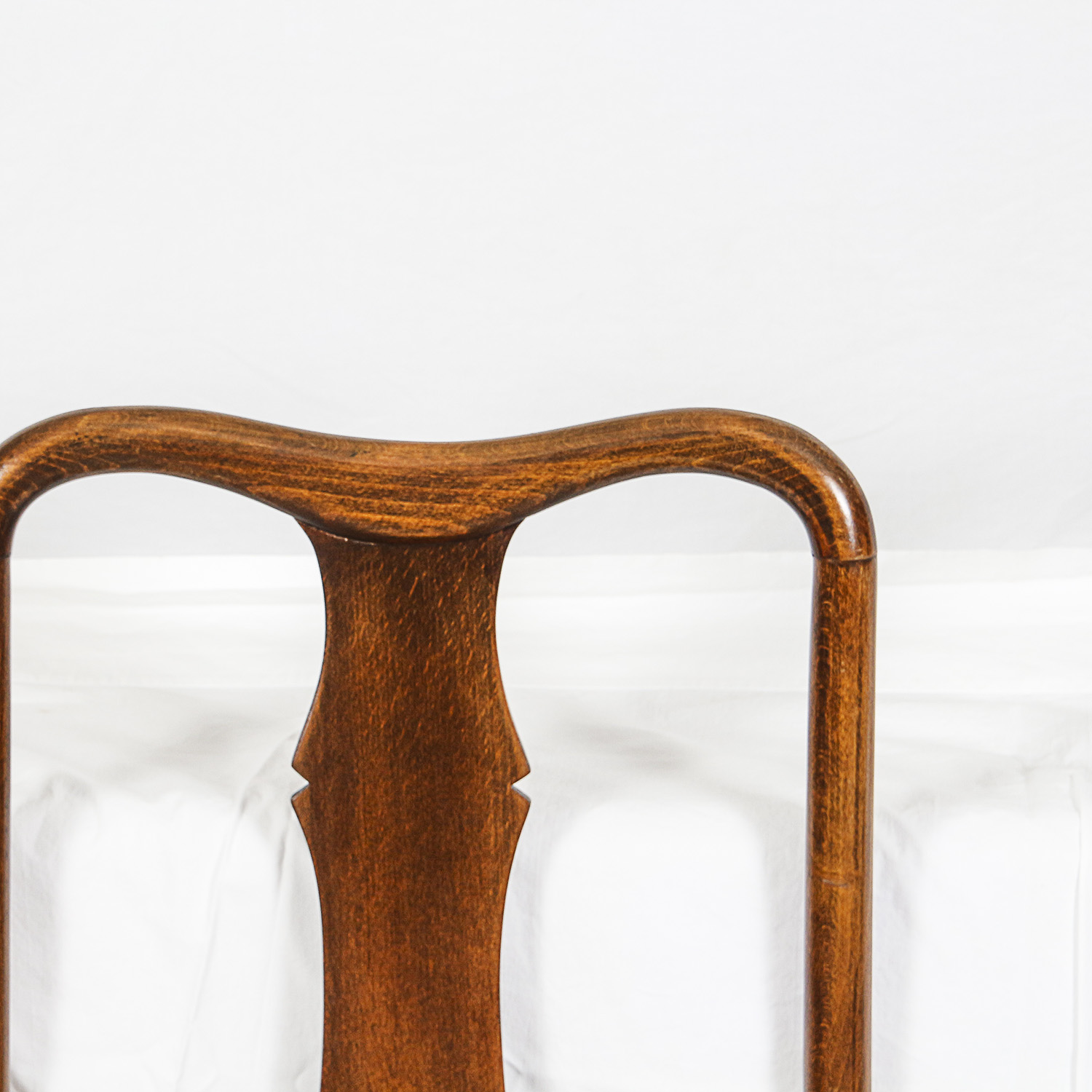 Queen Anne Style Extendable Table with Side Chairs