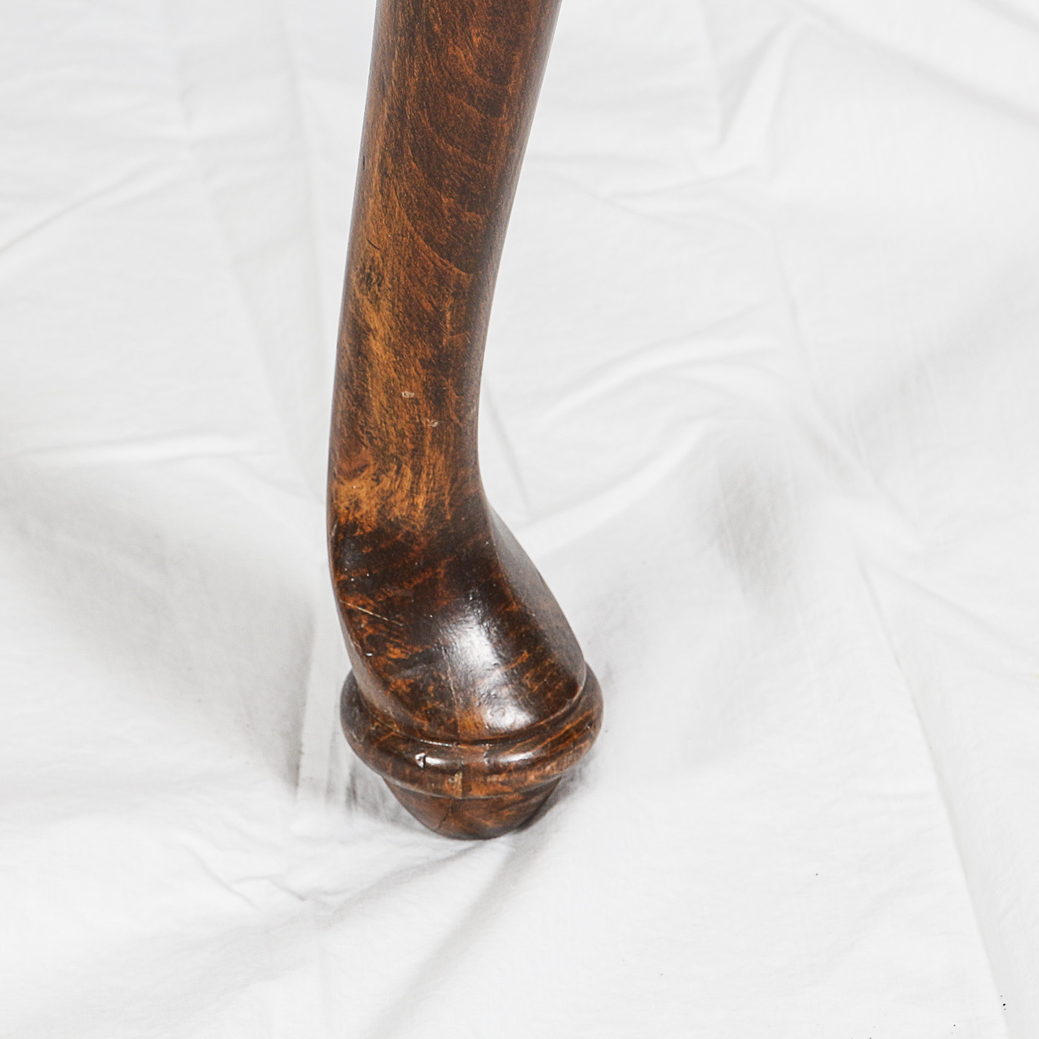 Queen Anne Style Extendable Table with Side Chairs