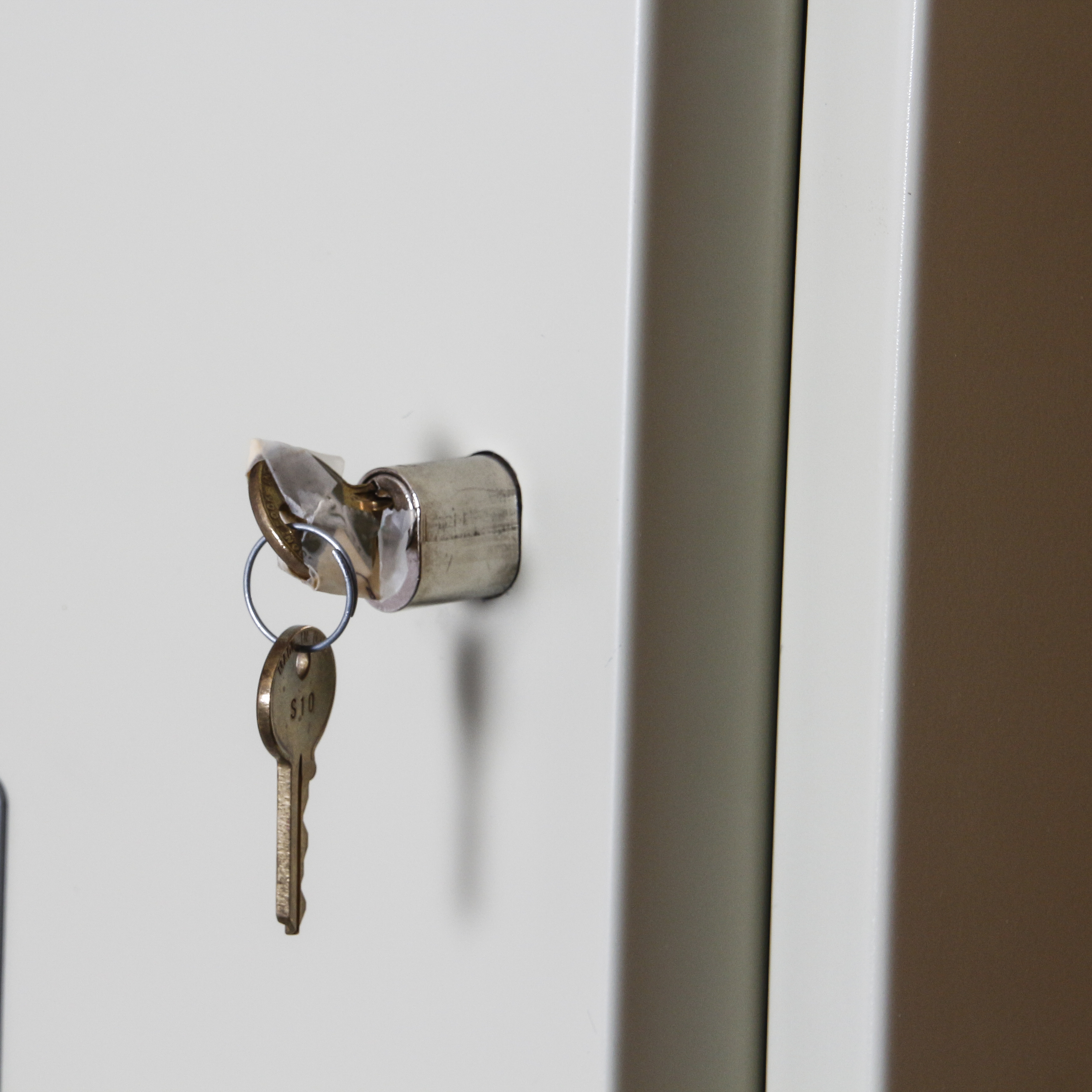 Schwabb 5000 Metal Four Drawer File Cabinet