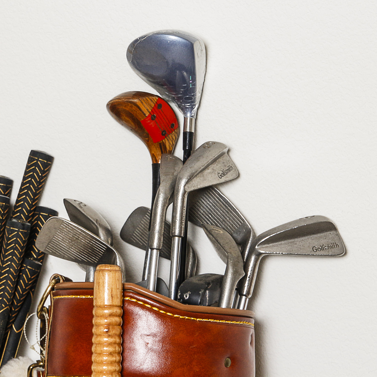 Golf Clubs, Bag and Birdie Putting Center