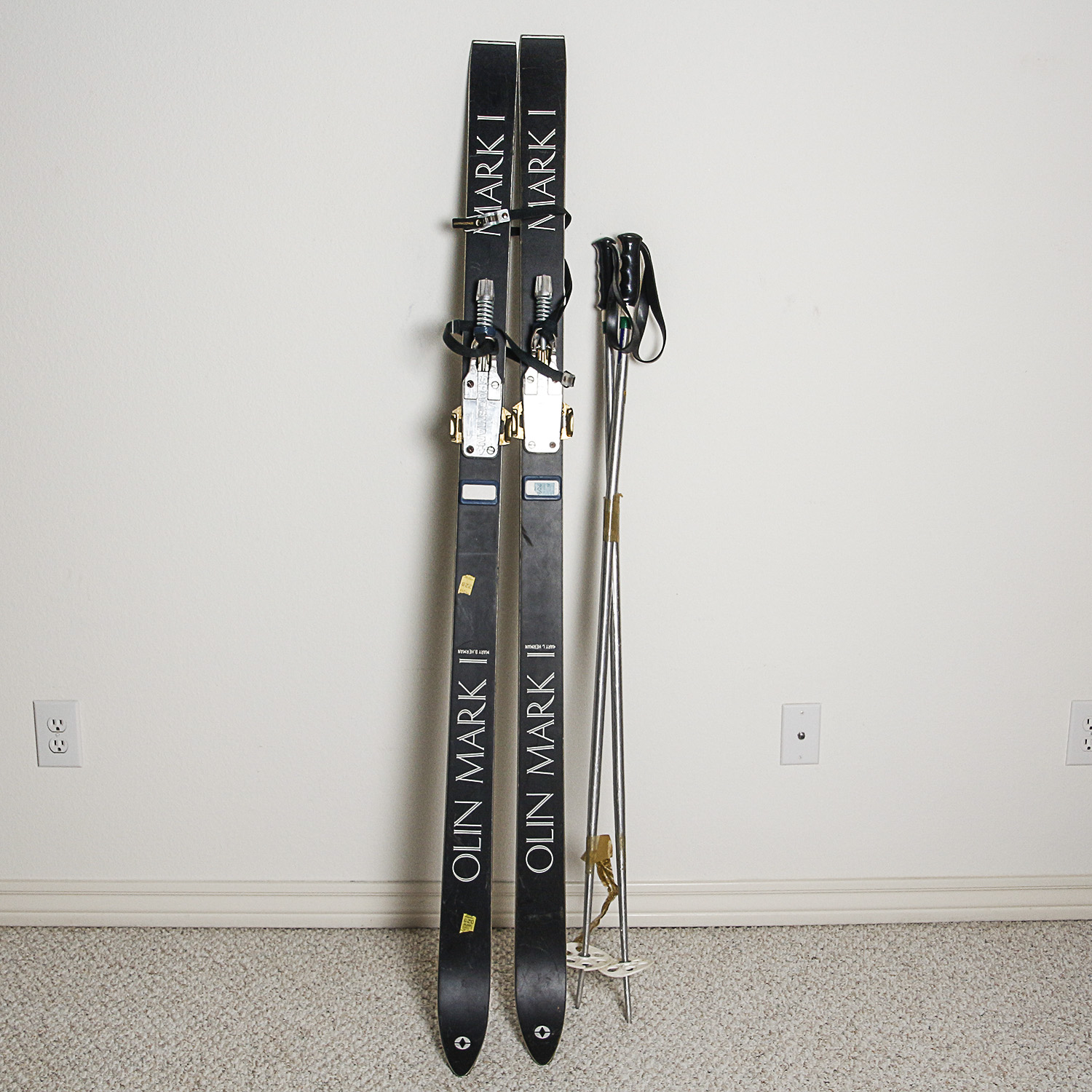 Olin Mark I Downhill Skis And Poles With Bag