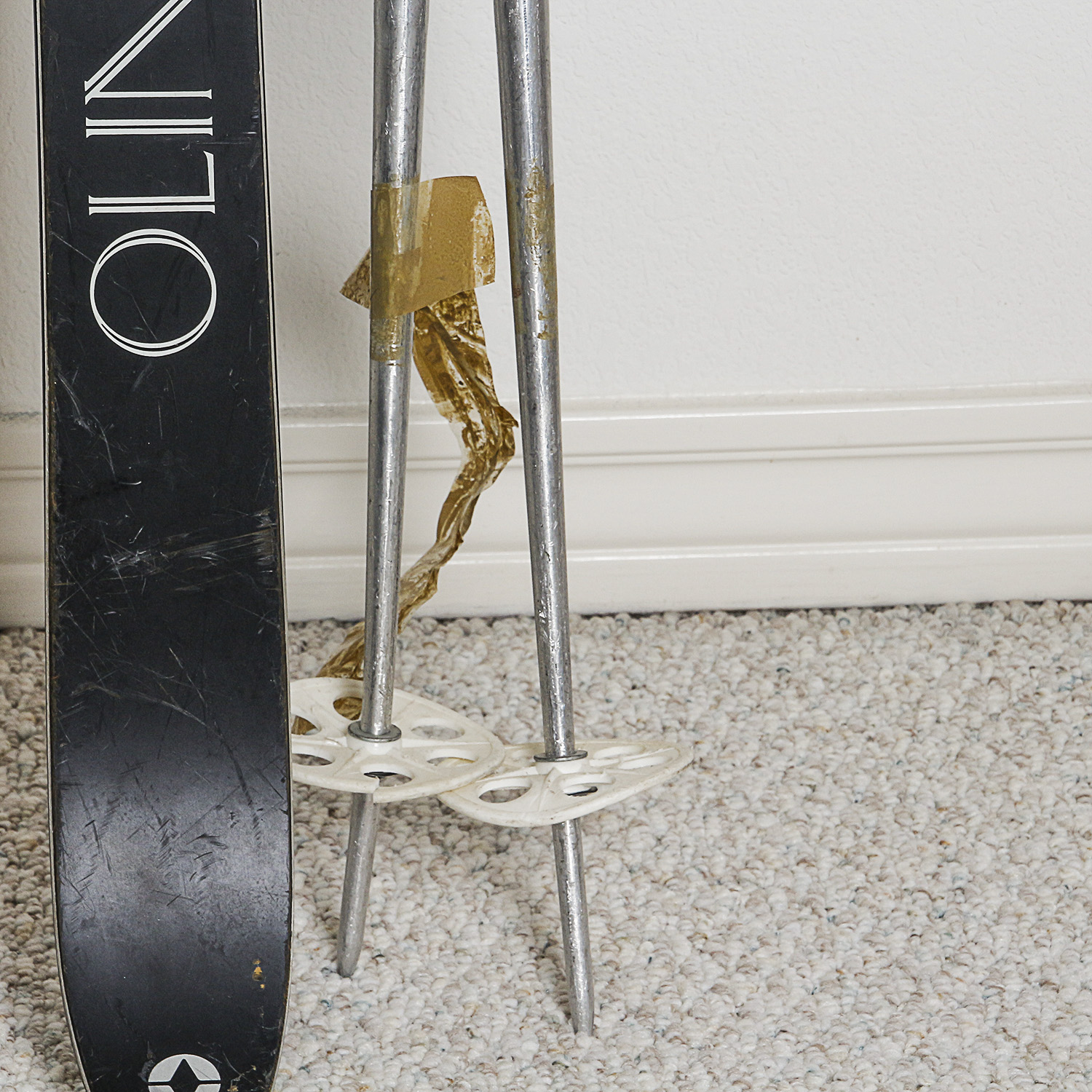 Olin Mark I Downhill Skis And Poles With Bag
