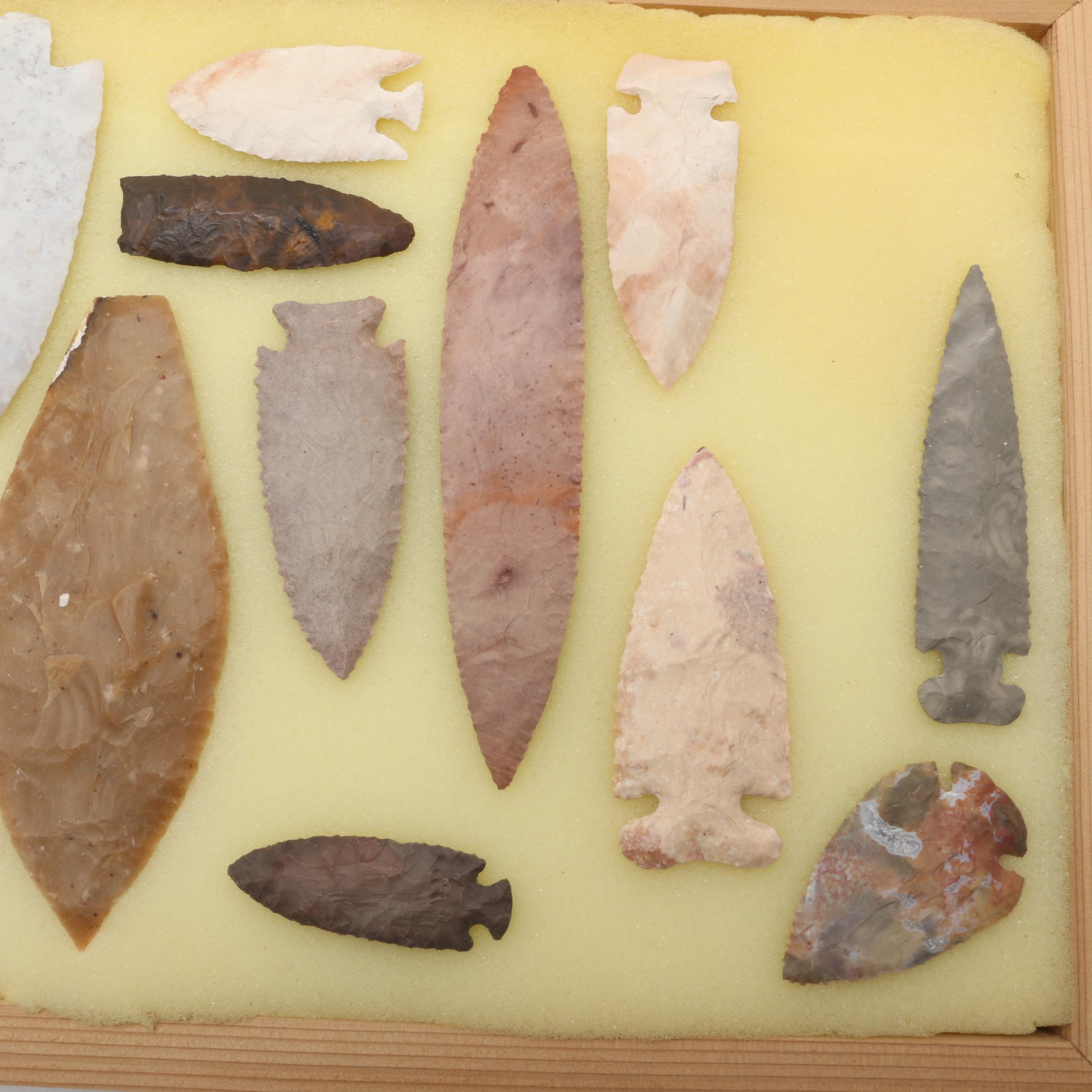 Bifacial Chert Points in Presentation Case