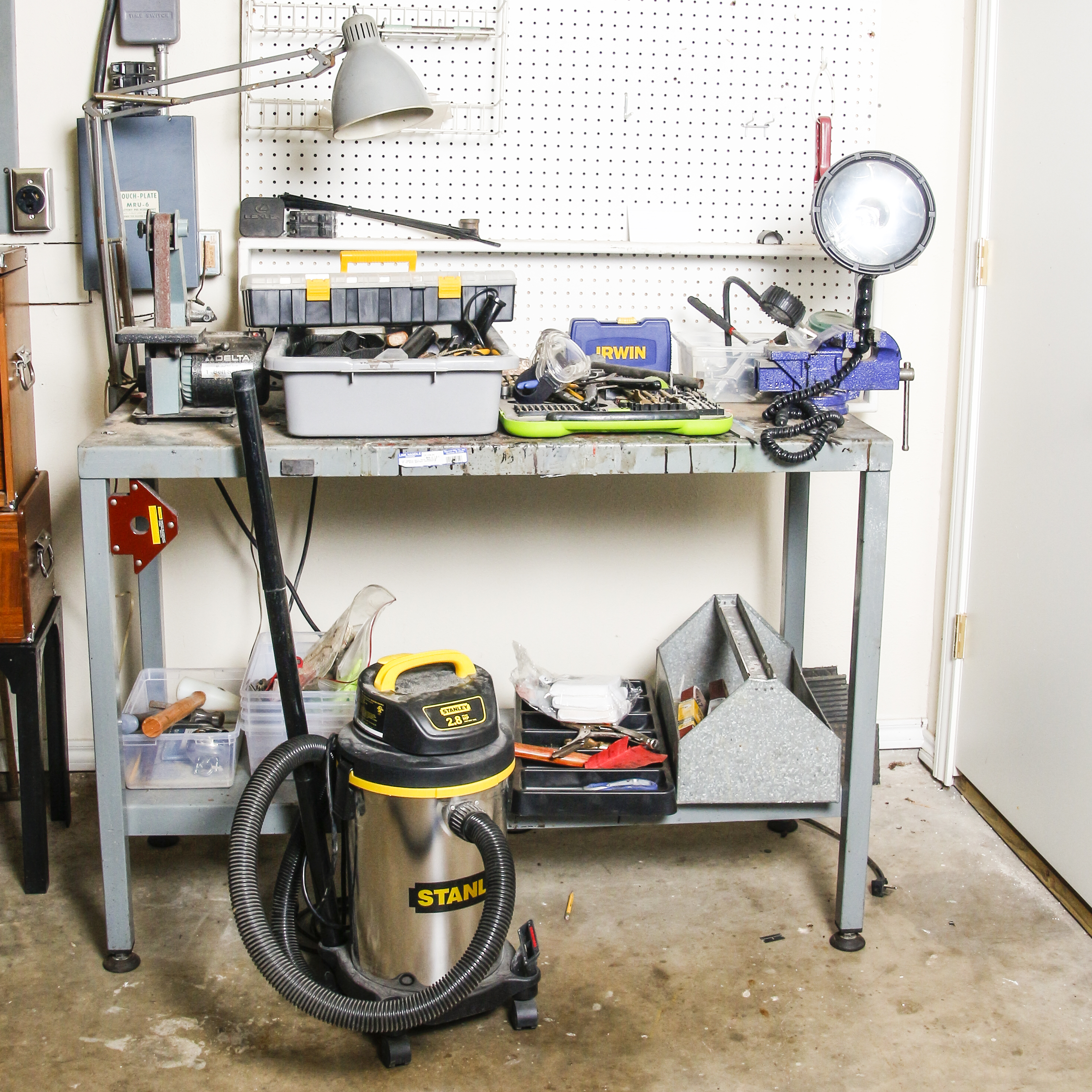 Workbench With Stanley Wet/Dry Vac, Delta Bench Grinder and Multiple Tools