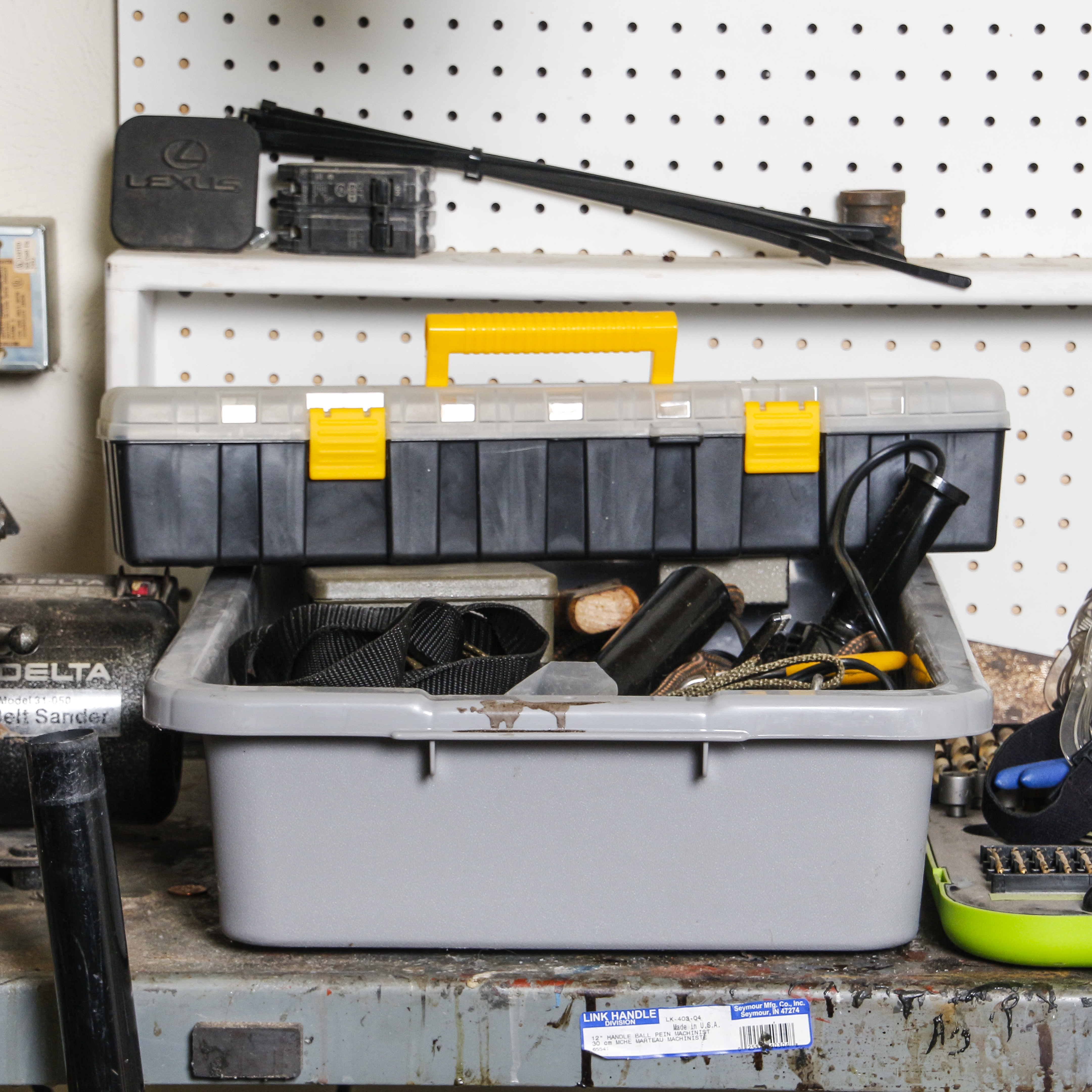 Workbench With Stanley Wet/Dry Vac, Delta Bench Grinder and Multiple Tools
