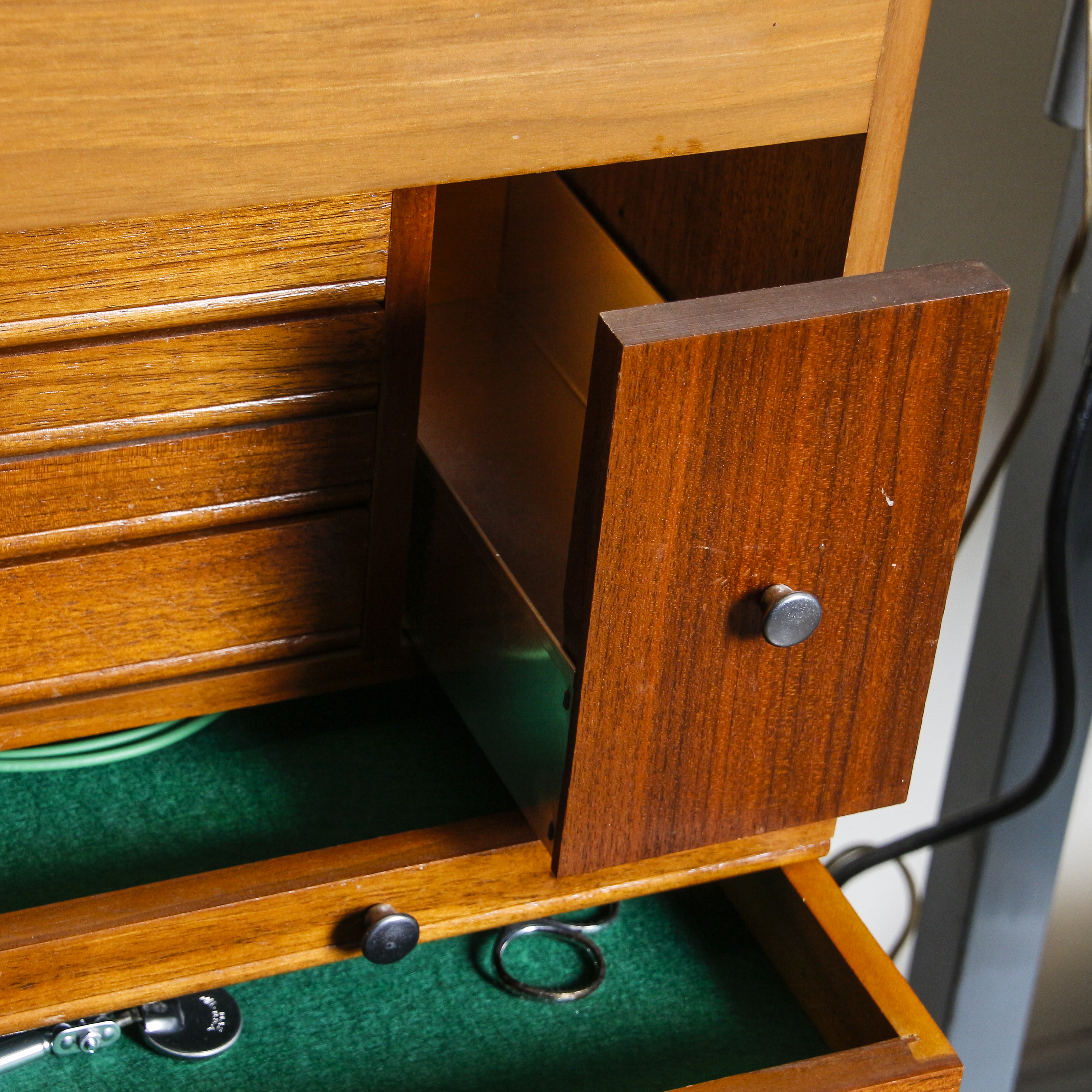 H. Gertsner & Sons Wooden Tool Chest on Metal Stand