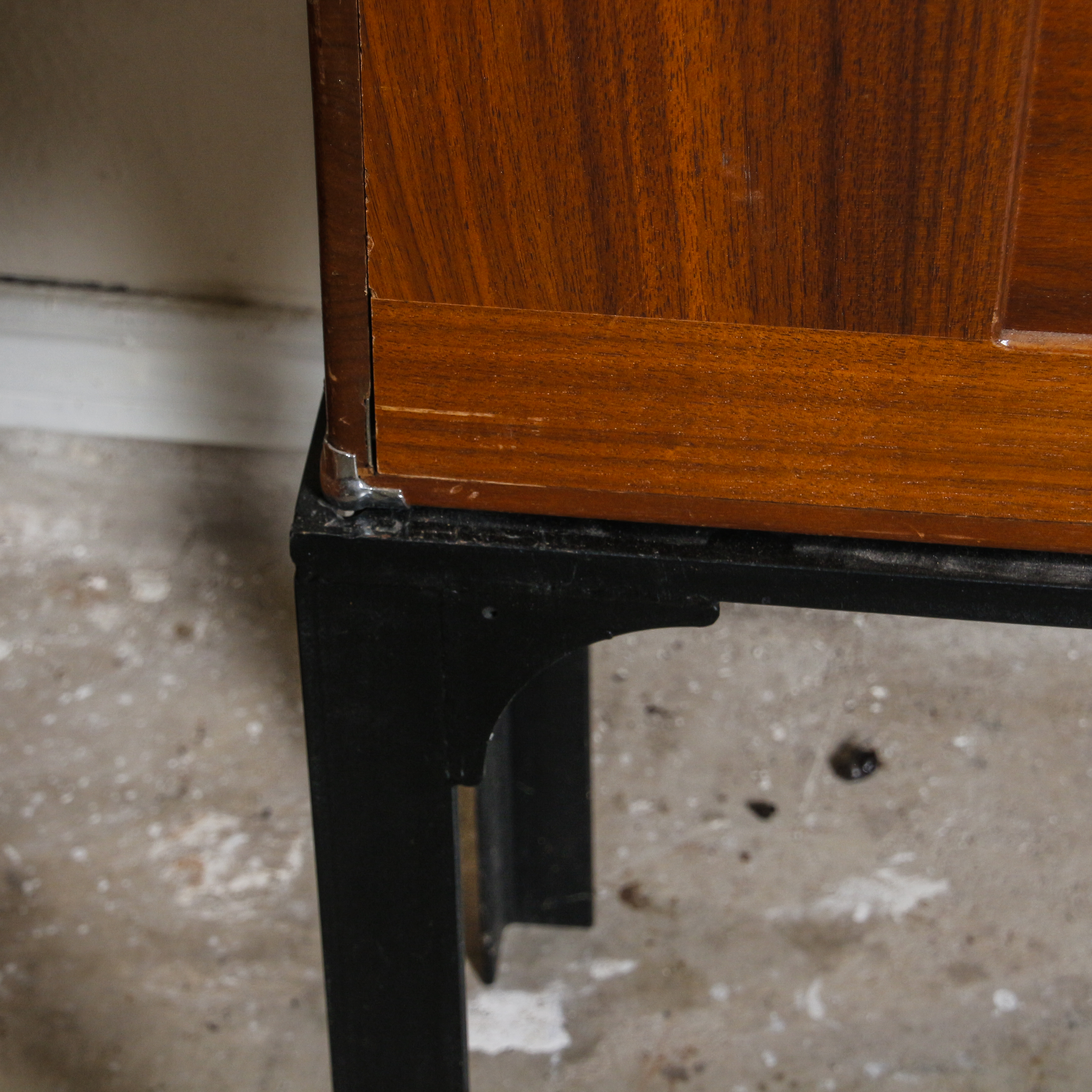 H. Gertsner & Sons Wooden Tool Chest on Metal Stand