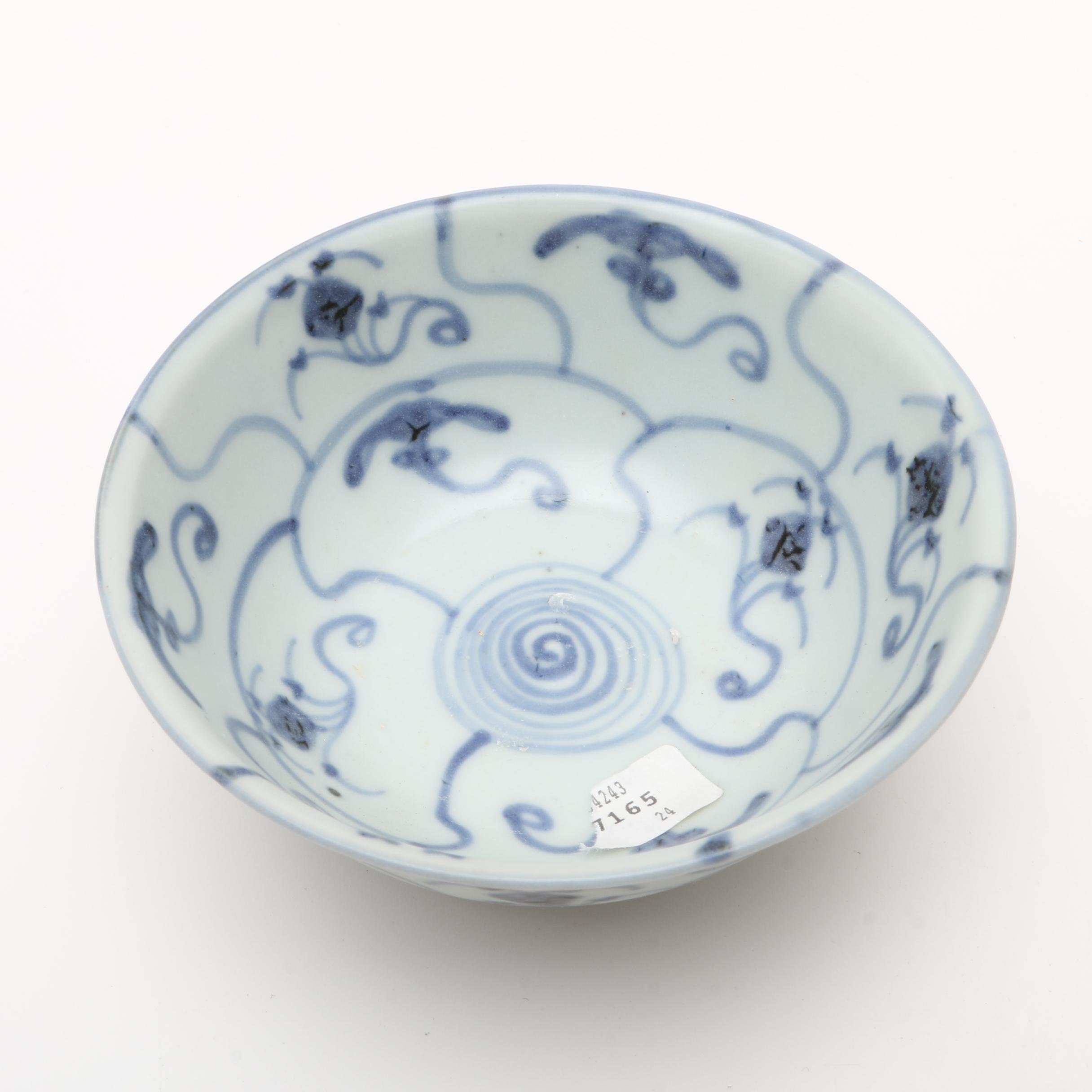 Six Antique Chinese Porcelain Bowls Salvaged From the "Tek Sing" Shipwreck