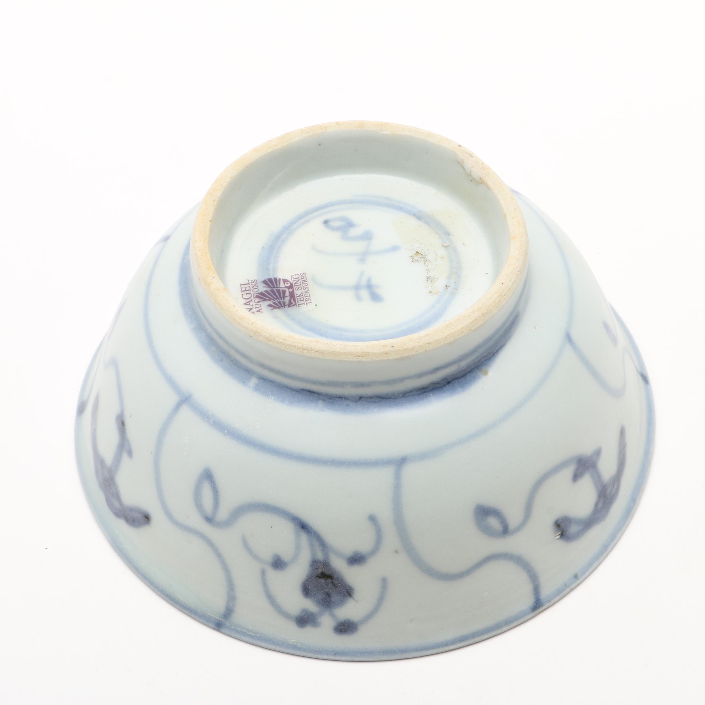 Six Antique Chinese Porcelain Bowls Salvaged From the "Tek Sing" Shipwreck