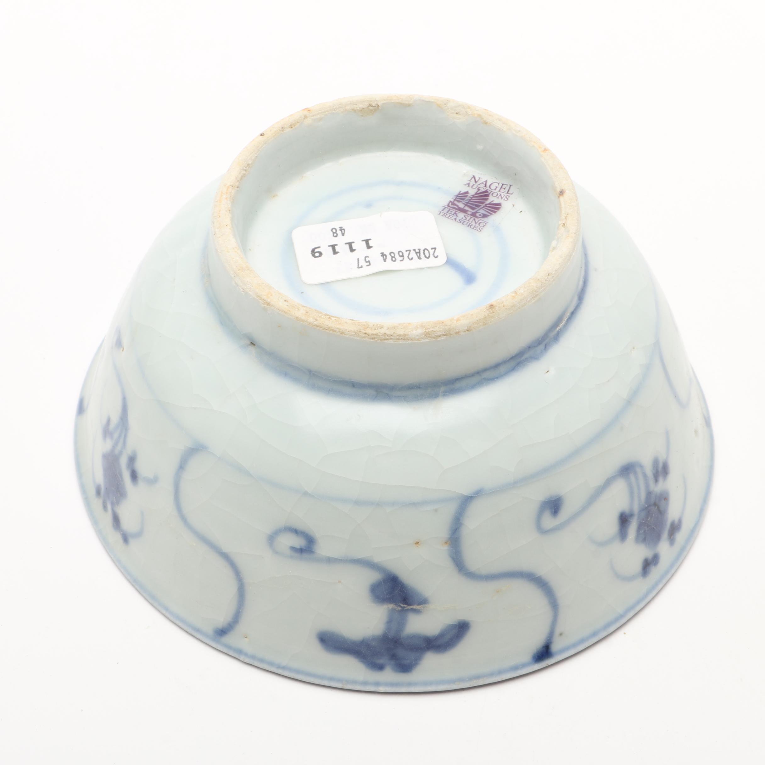 Six Antique Chinese Porcelain Bowls Salvaged From the "Tek Sing" Shipwreck