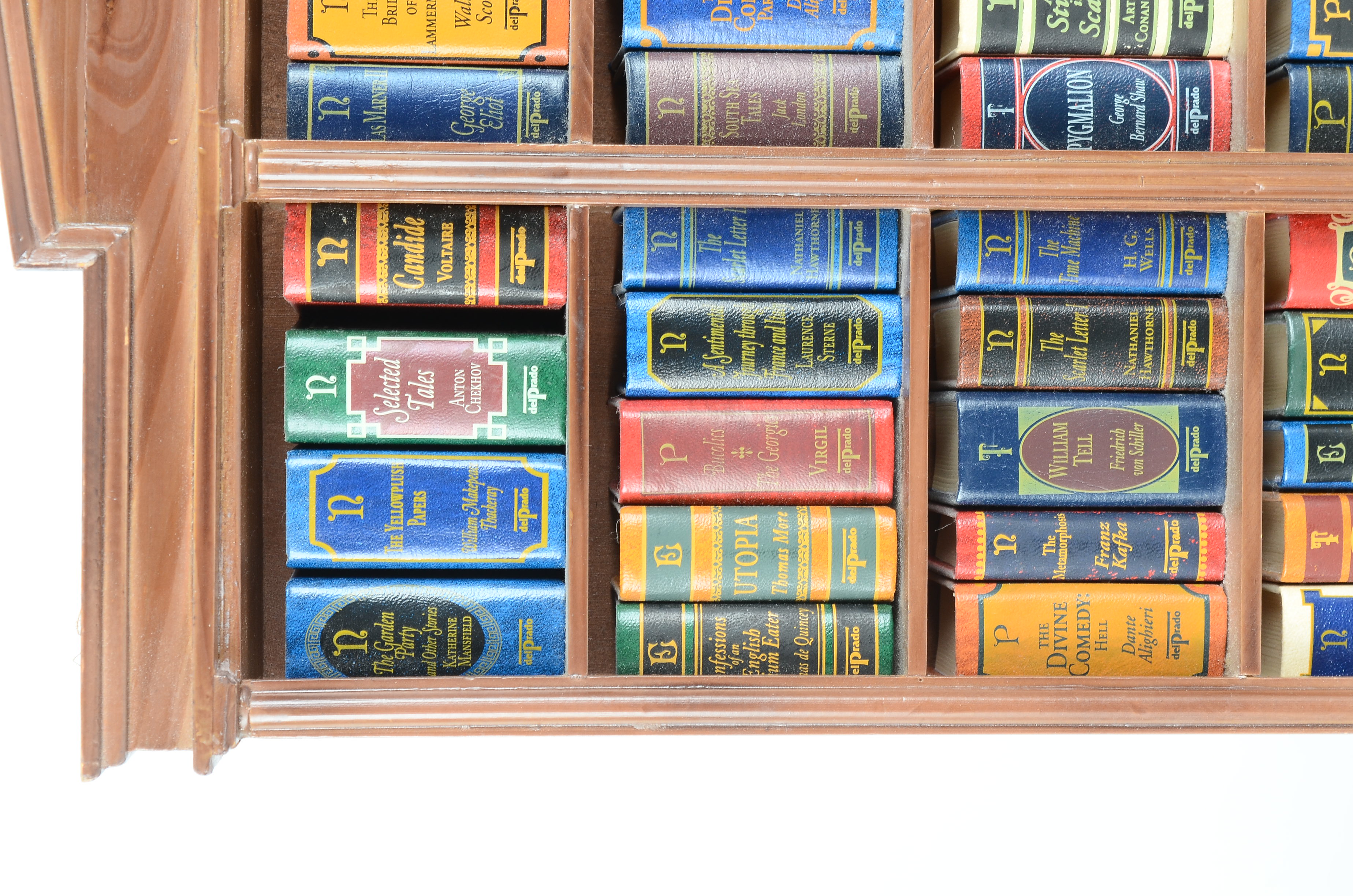 Del Prado 84-Volume "The Miniature Classics Library" with Display Shelf