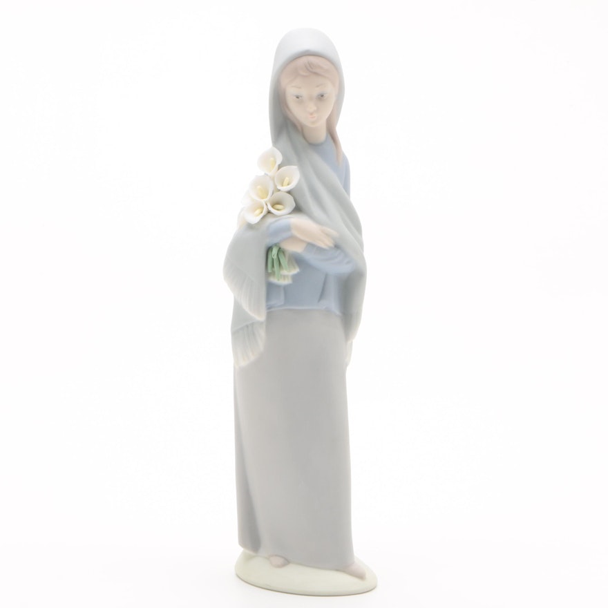 Lladró "Girl With Calla Lilies" Porcelain Figurine