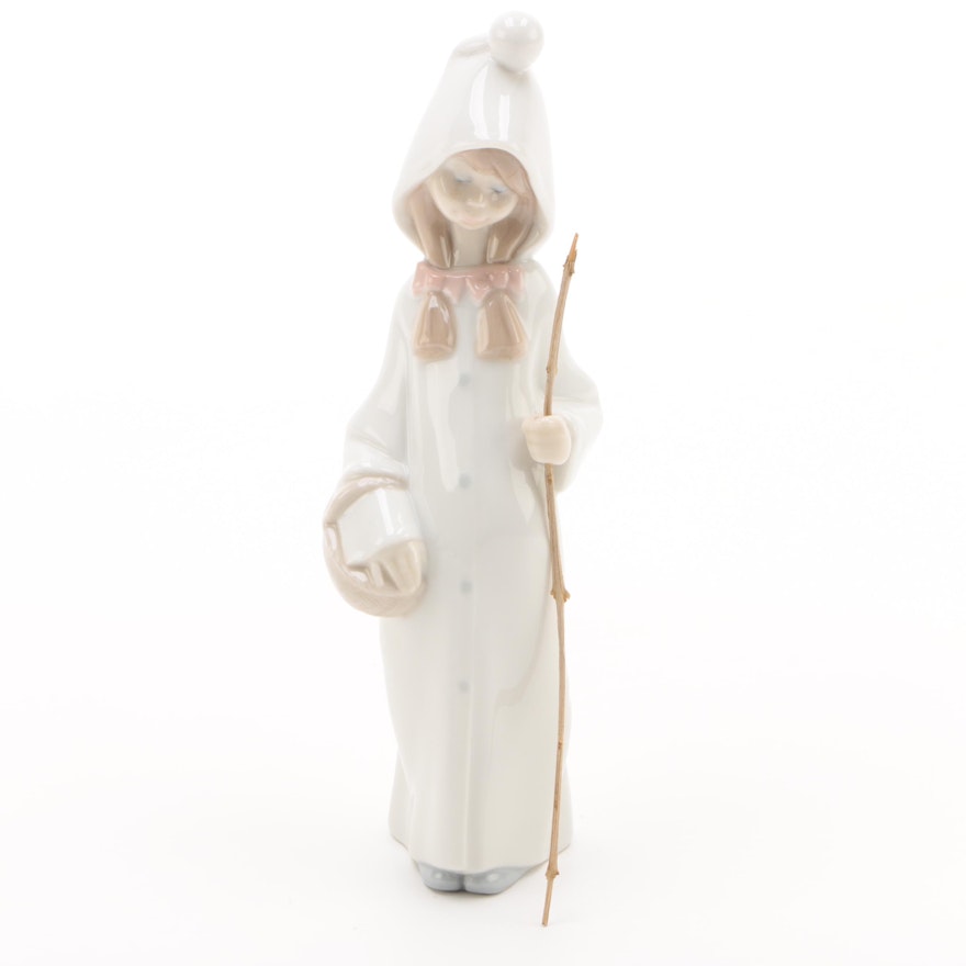 Lladró "Shepherd Girl with Basket" Porcelain Figurine
