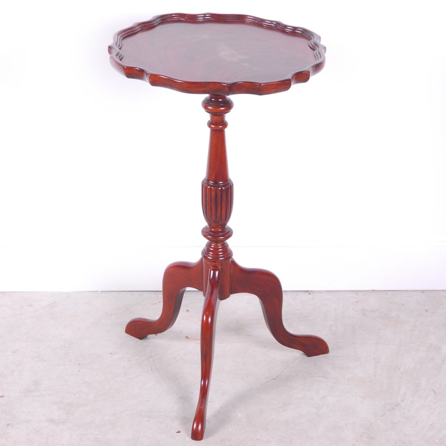 Flame Mahogany Piecrust Candle Table