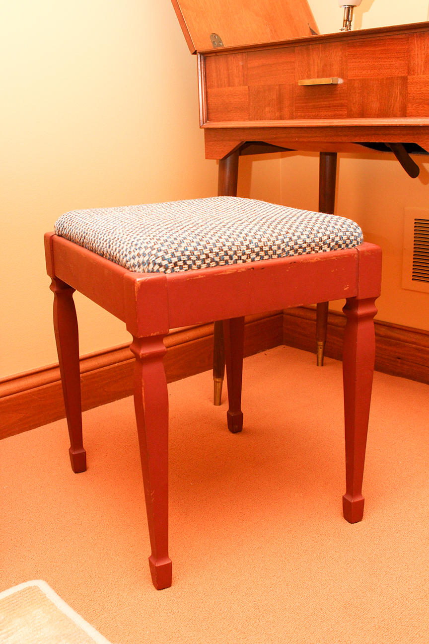 Singer Sewing Machine 503A in Mid Century Cabinet