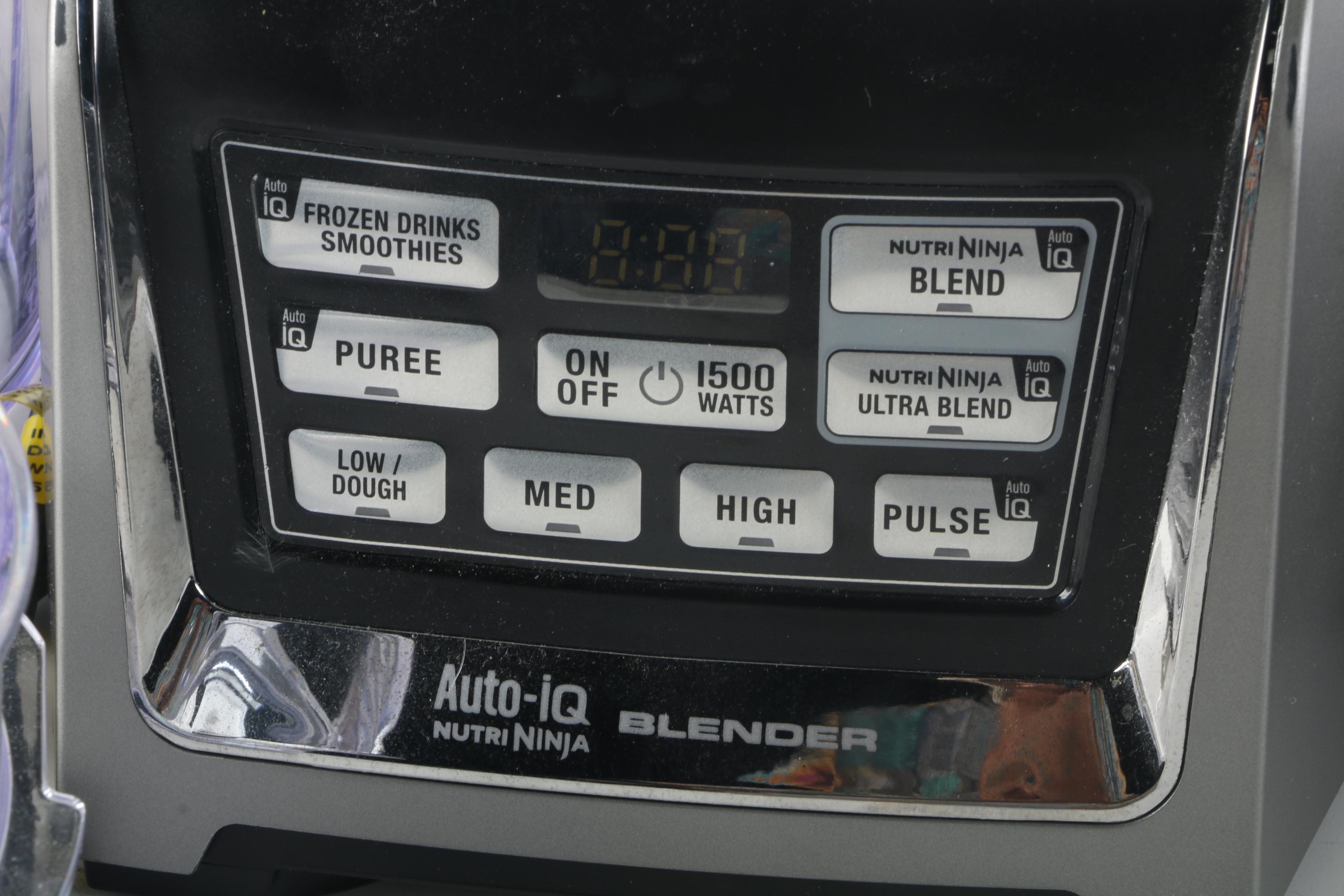 NutriNinja Mixer and Attachments and Bottles