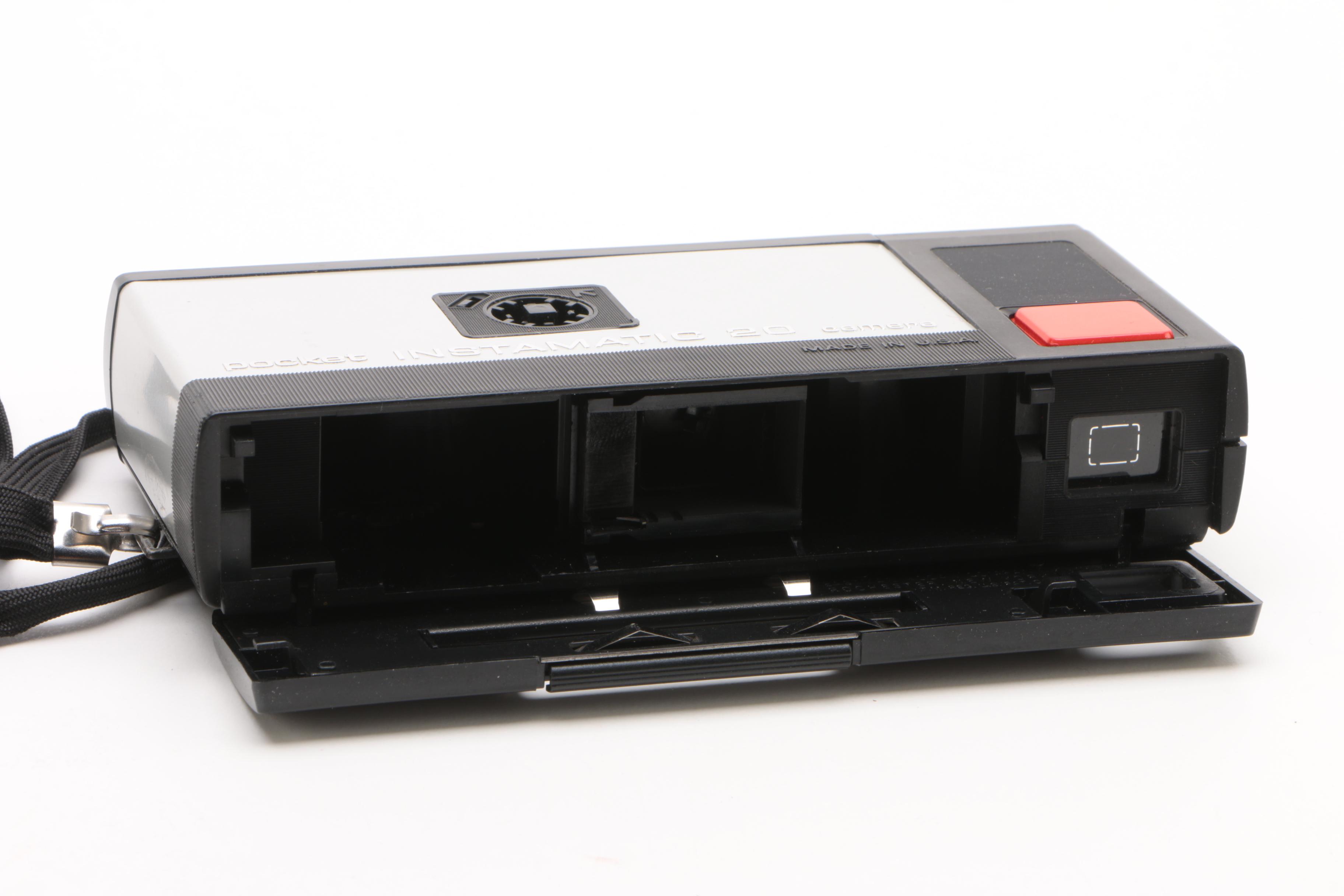 Vintage Kodak Pocket Instamatic 20 Camera with Case and Blue Dot Flash Cubes