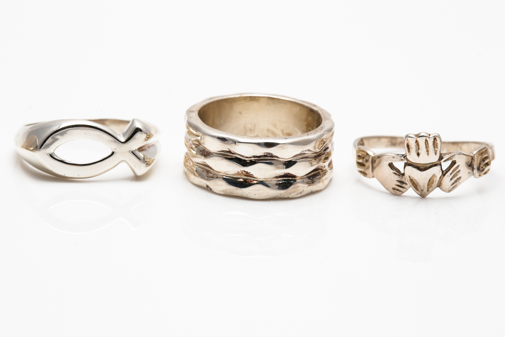 Assortment of Sterling Silver Rings Including Claddagh Ring