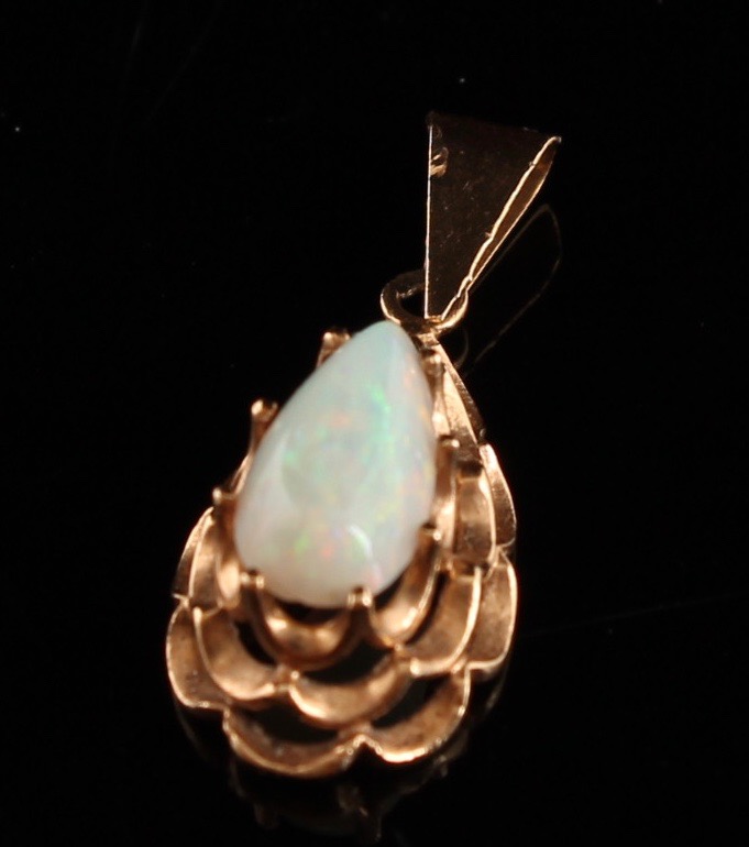 Vintage 14K Gold and Opal Pendant