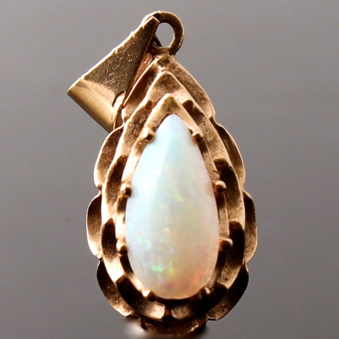 Vintage 14K Gold and Opal Pendant