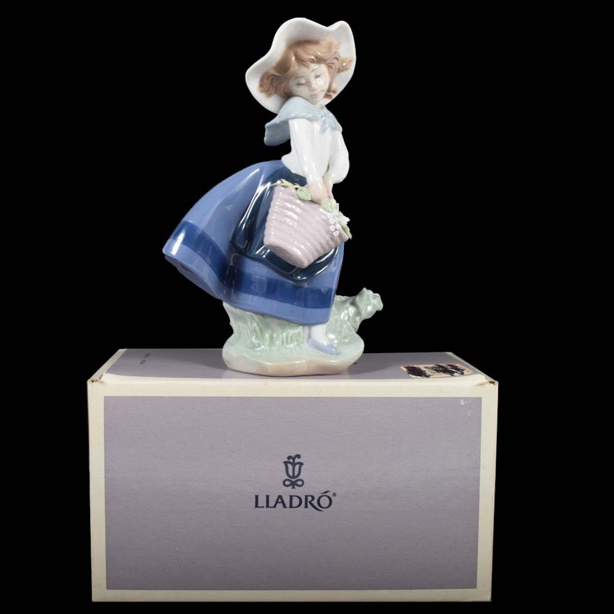 Lladró "Pretty Pickings" Porcelain Figurine