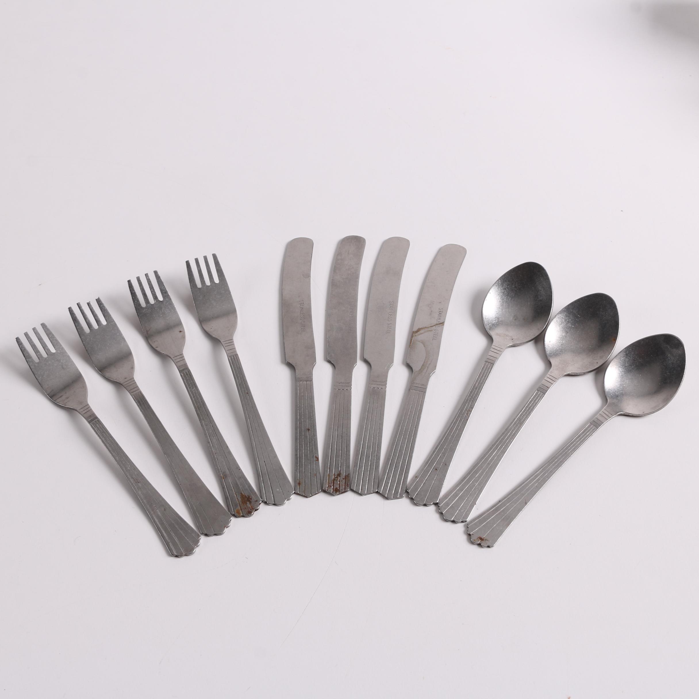 Contemporary Reutter Porcelain "Peter Rabbit" Tea Set