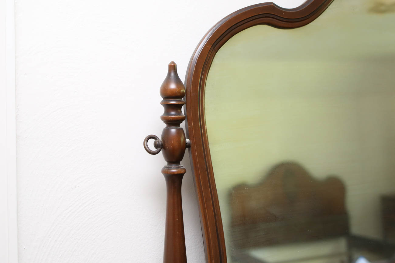 Antique Chest of Drawers with Mirror