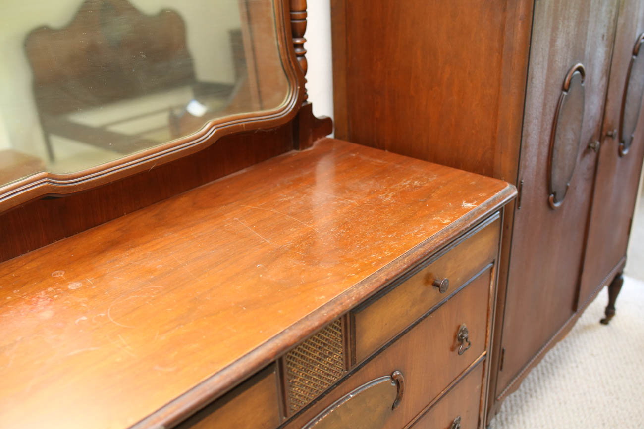Antique Chest of Drawers with Mirror