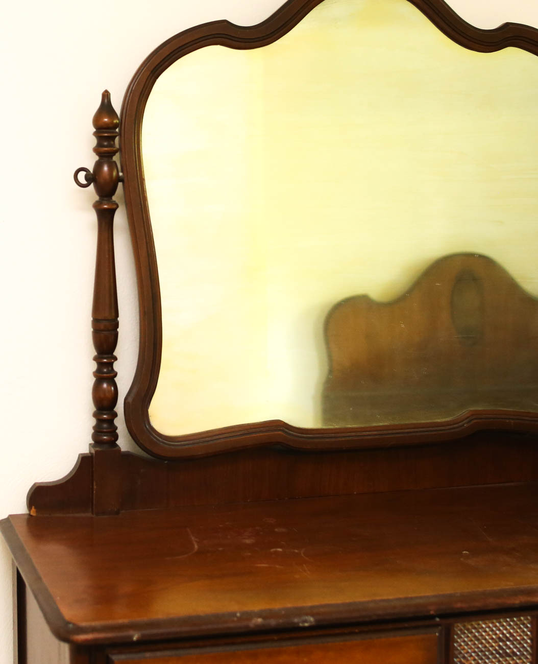 Antique Chest of Drawers with Mirror