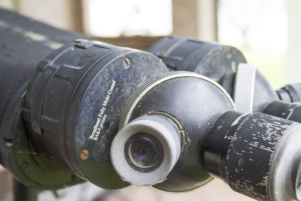 Oberwerk 25/40x100 Long-Range Observation Binoculars with Tripod and Case