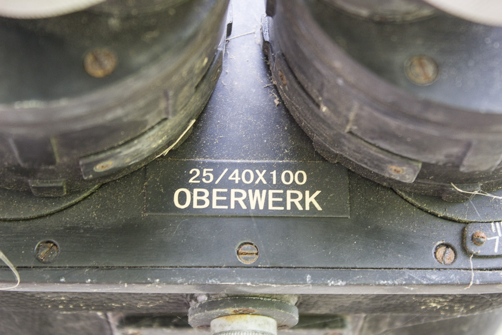 Oberwerk 25/40x100 Long-Range Observation Binoculars with Tripod and Case