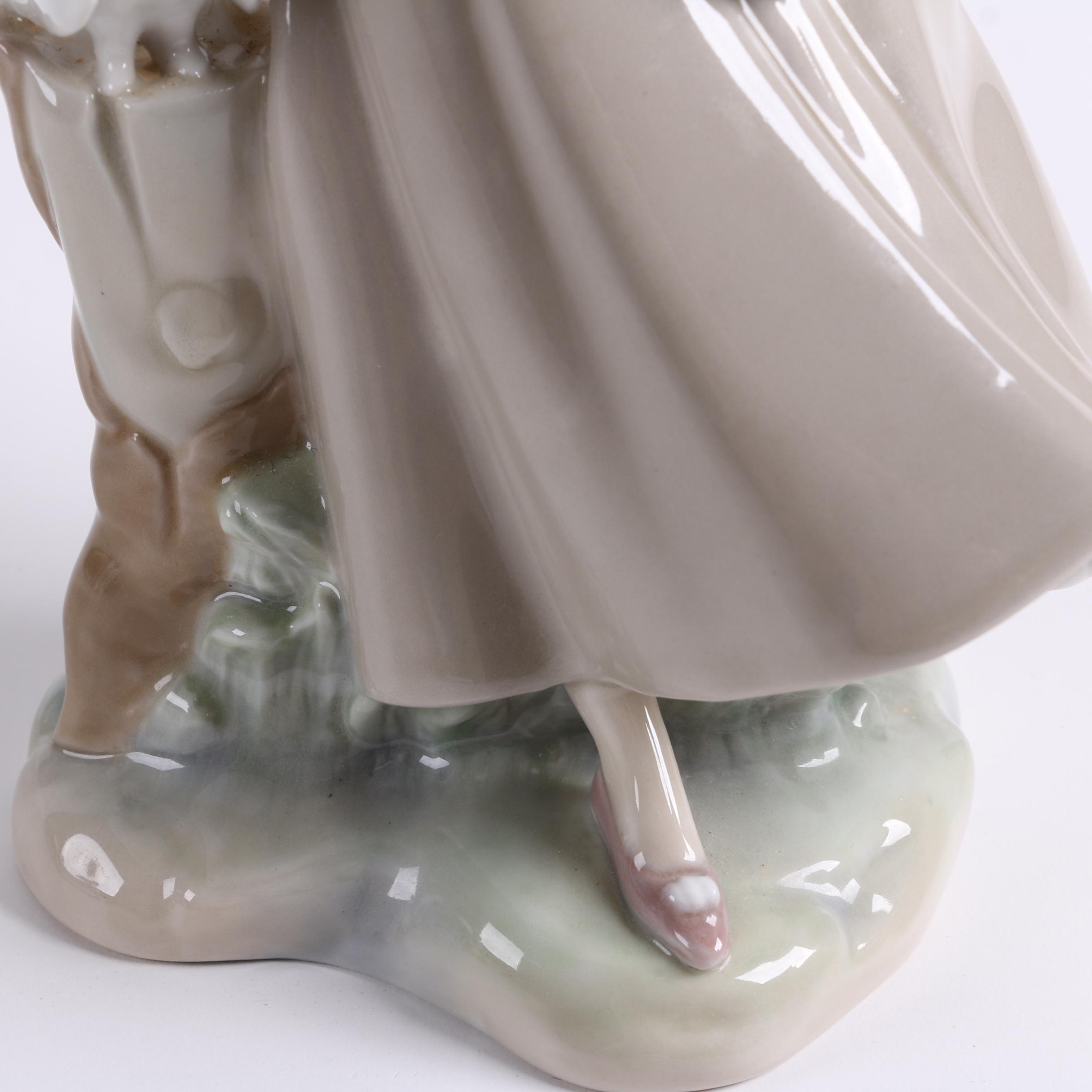 Lladró "Girl With Doves" Porcelain Figurine