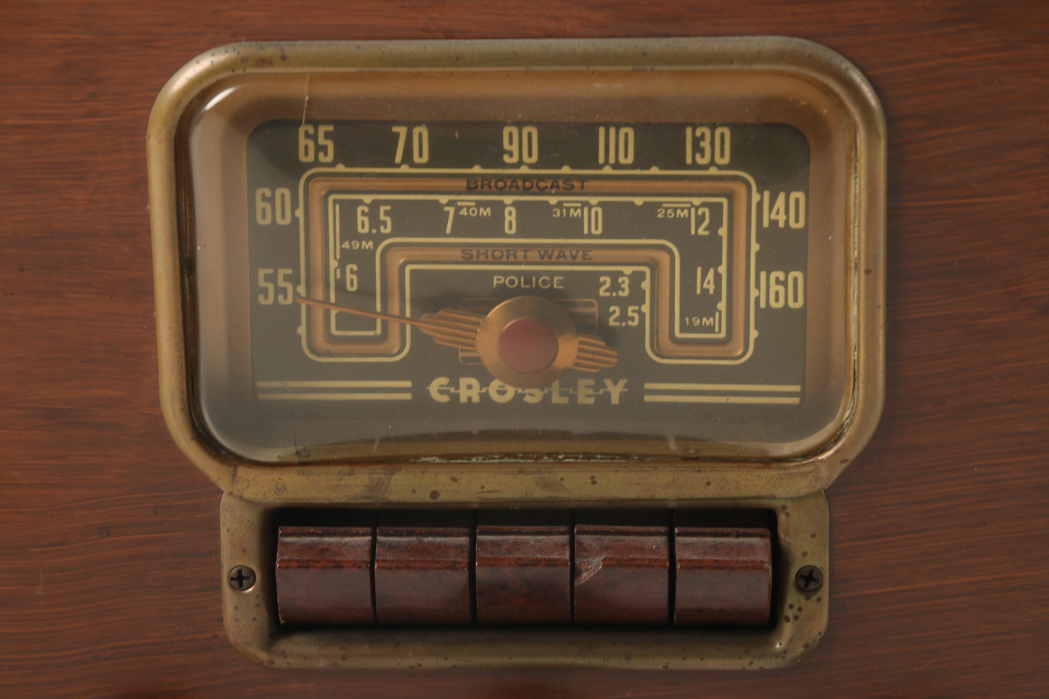 Vintage Crosley Broadcast and Short Wave Tabletop Radio