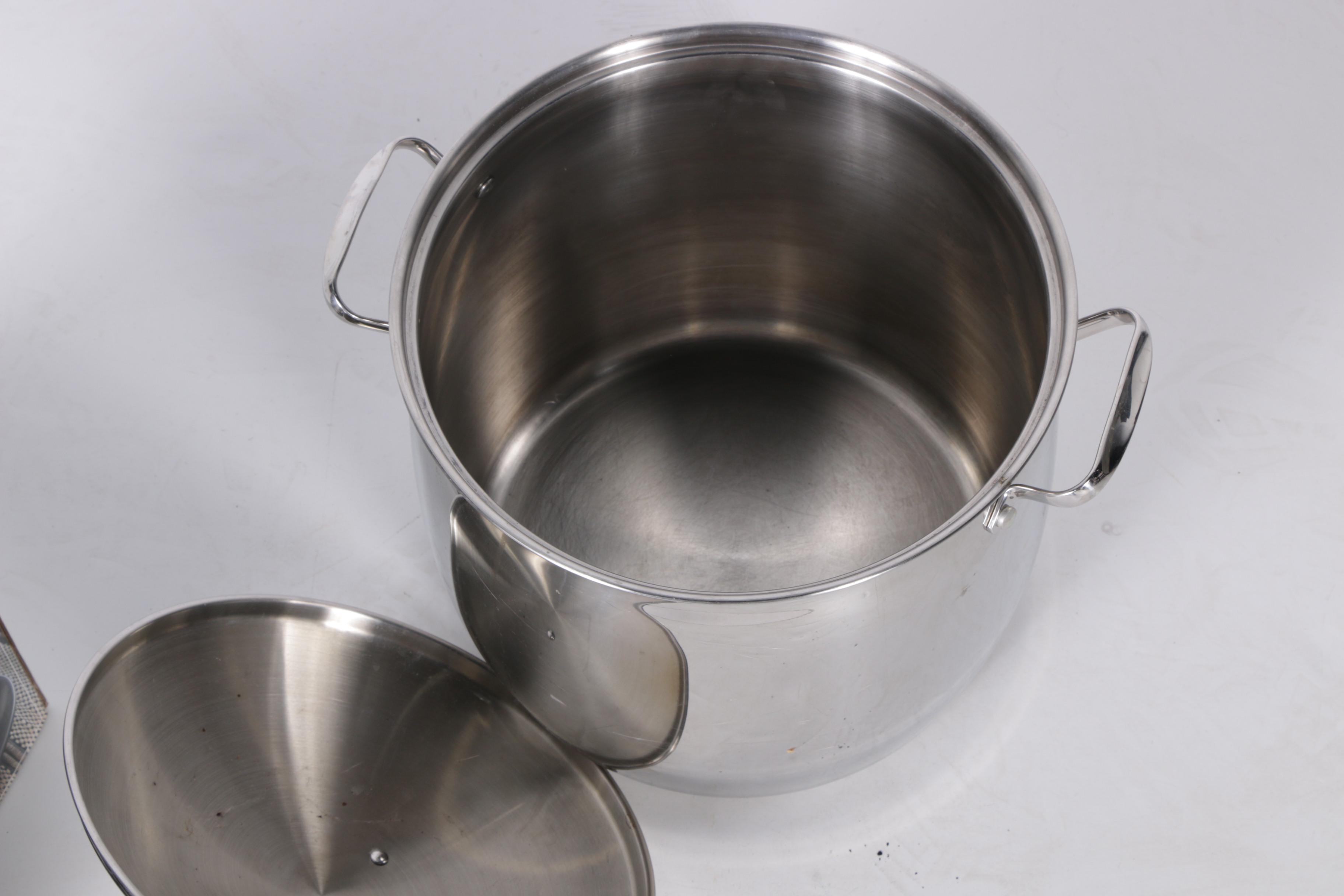 Master Cuisine Dinnerware Set with Belgique Gourmet Stock Pot