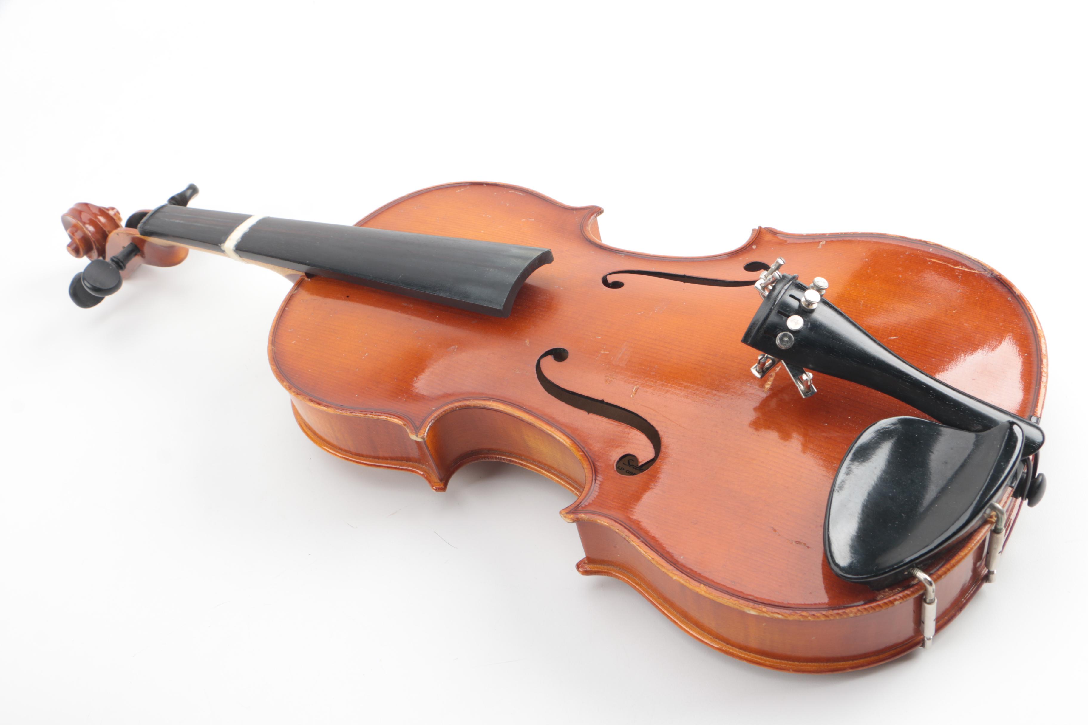 1991 A.R. Seidel Stradivarius Copy 4/4 Violin with Case and Glasser Bow