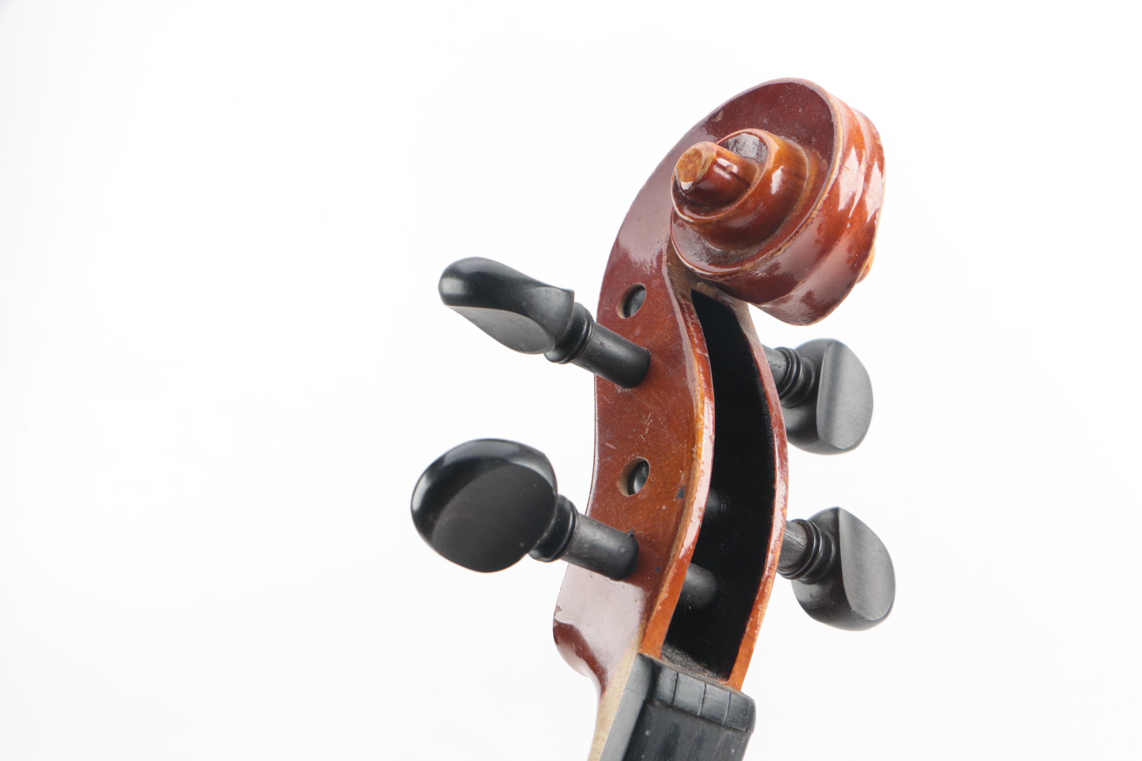 1991 A.R. Seidel Stradivarius Copy 4/4 Violin with Case and Glasser Bow