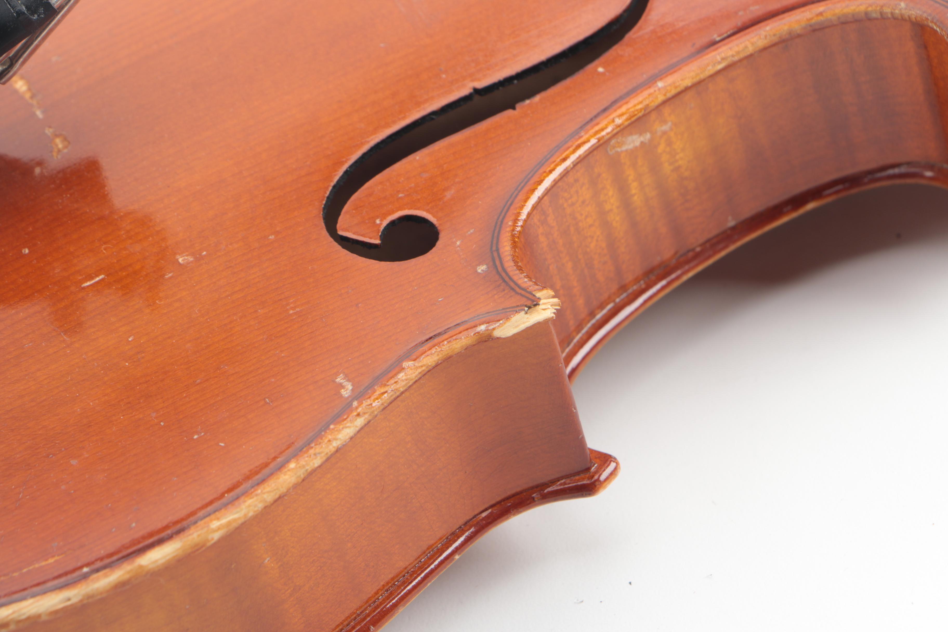 1991 A.R. Seidel Stradivarius Copy 4/4 Violin with Case and Glasser Bow