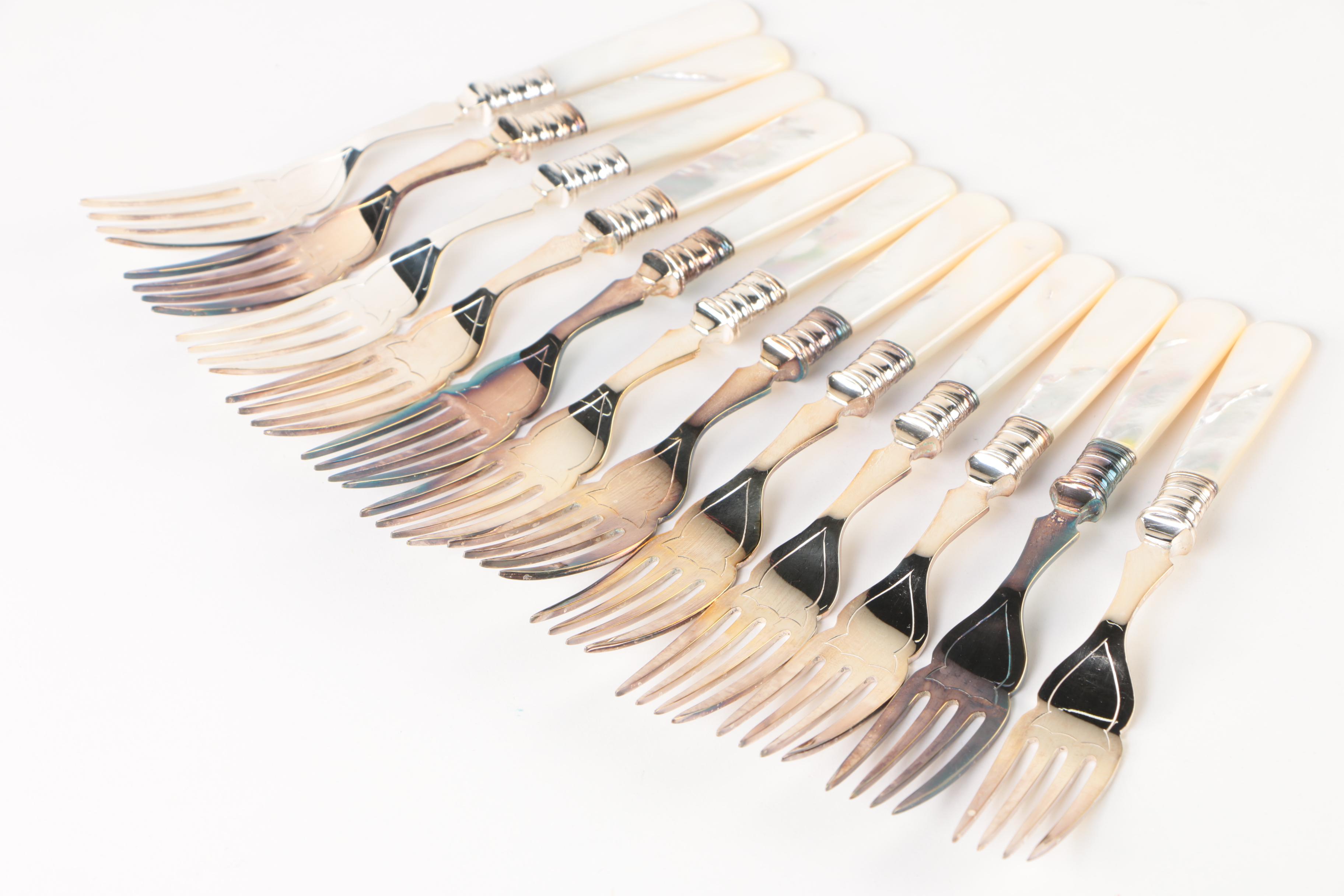 Beacon Mother of Pearl and Silver Plate Fish Fork and Knife Set with Wooden Case